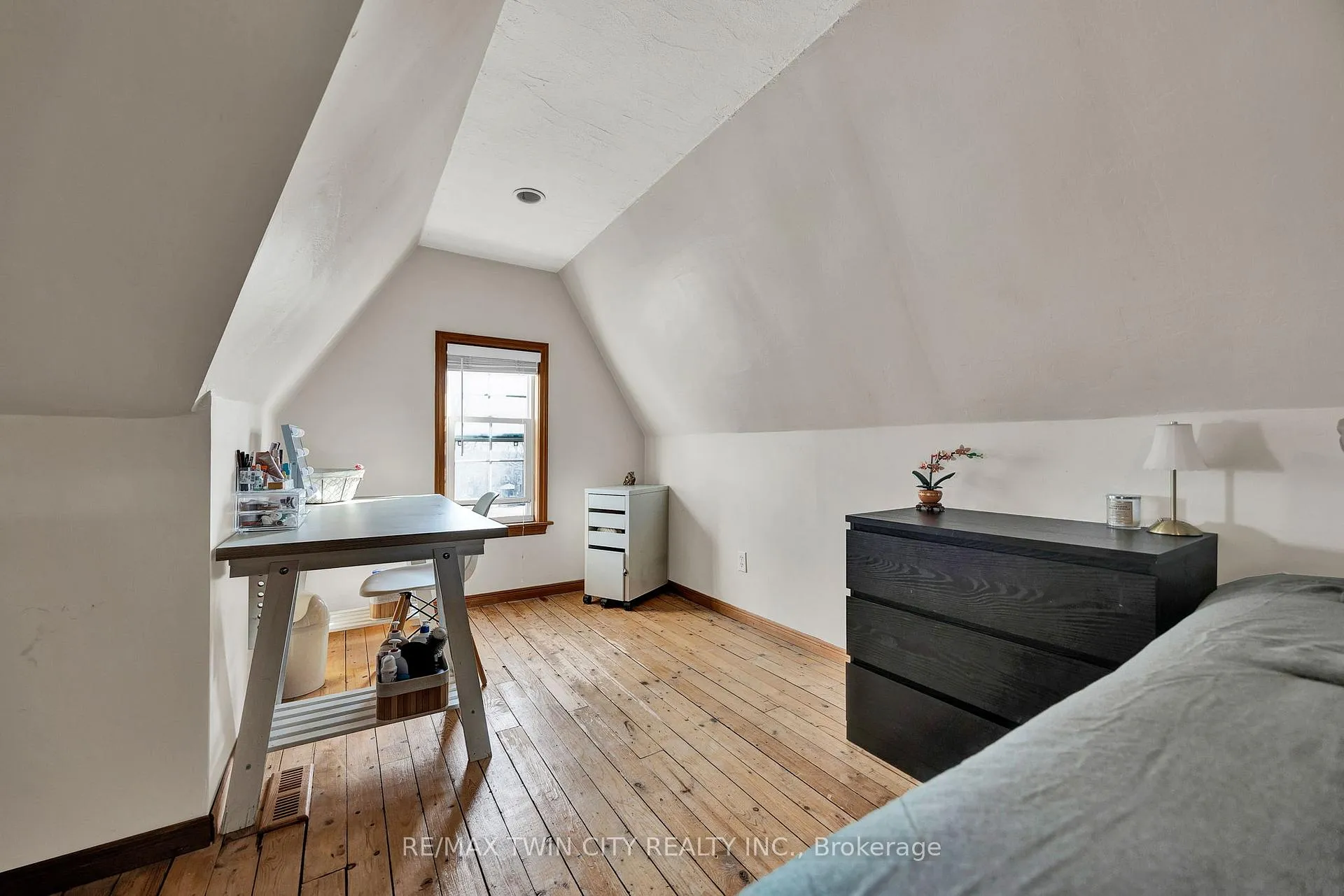 Photo 16 of 360 Luella Street, Kitchener — HOMEH