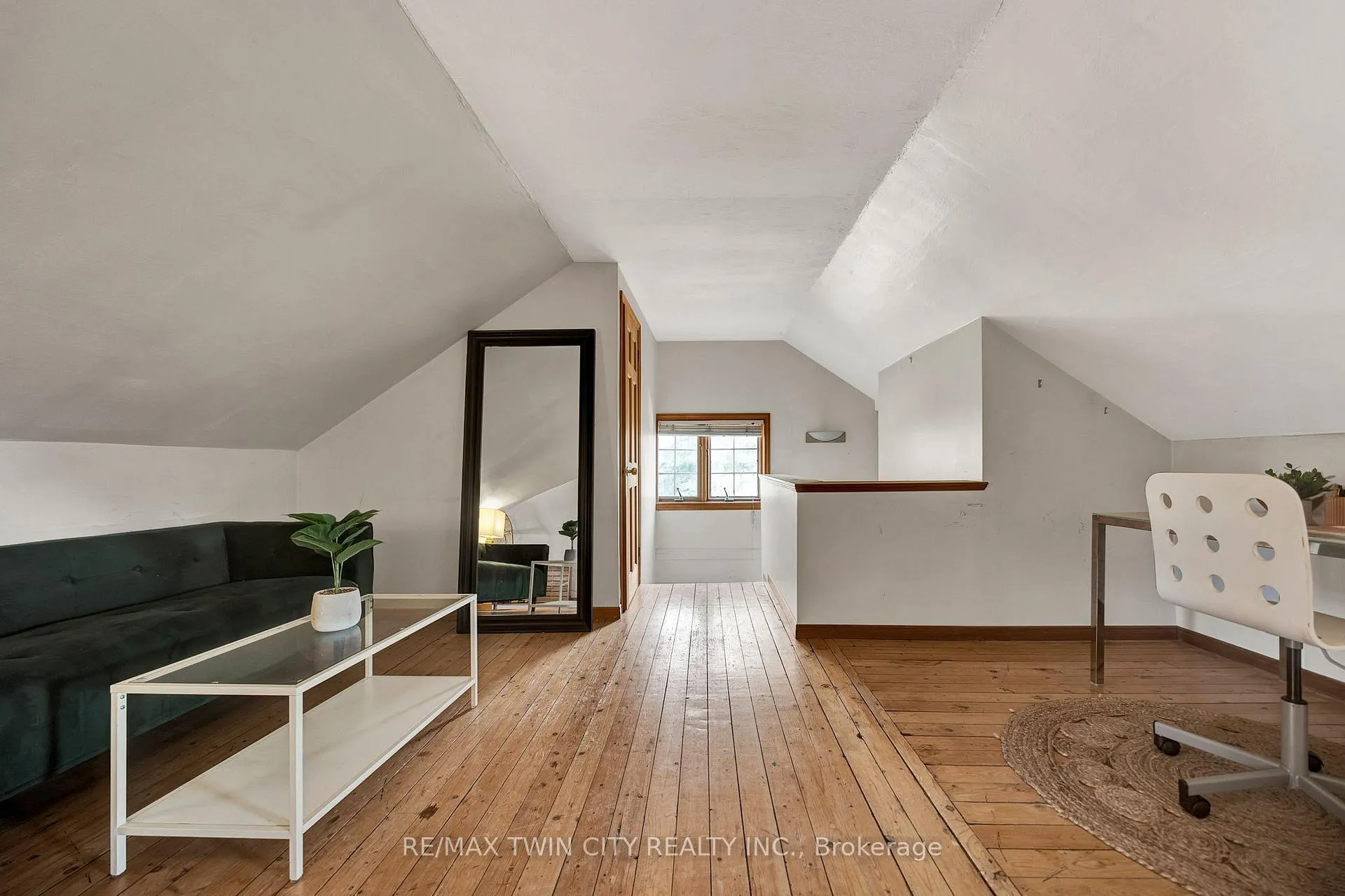 Photo 18 of 360 Luella Street, Kitchener — HOMEH