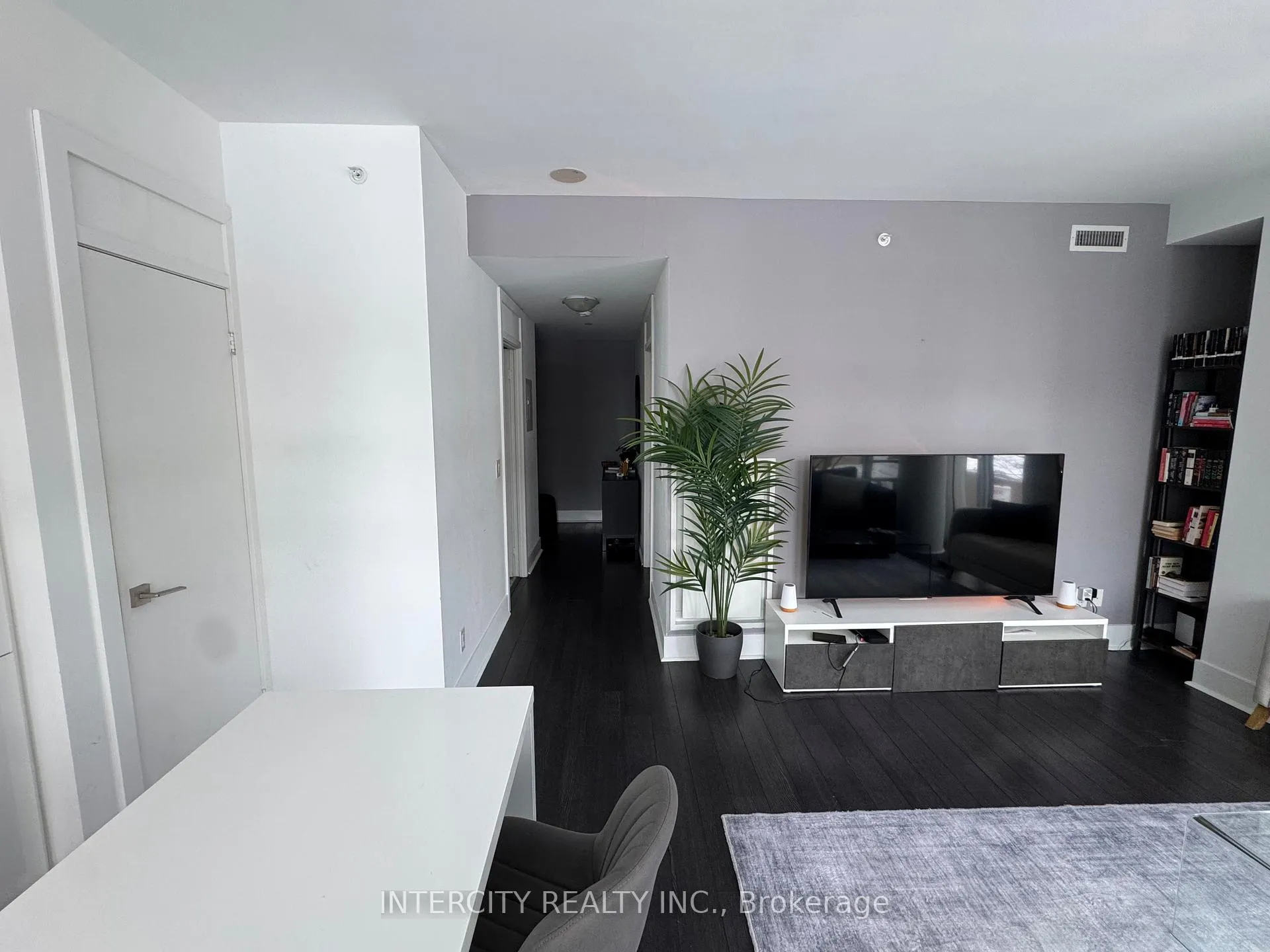 Photo 4 of Unit 304, 32 Davenport Road, Toronto, The Annex — HOMEH