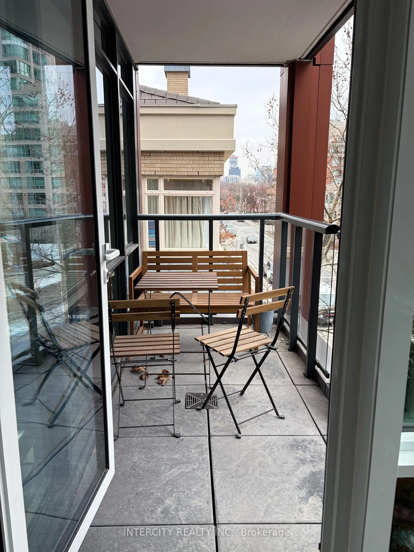 Photo 6 of Unit 304, 32 Davenport Road, Toronto, The Annex — HOMEH