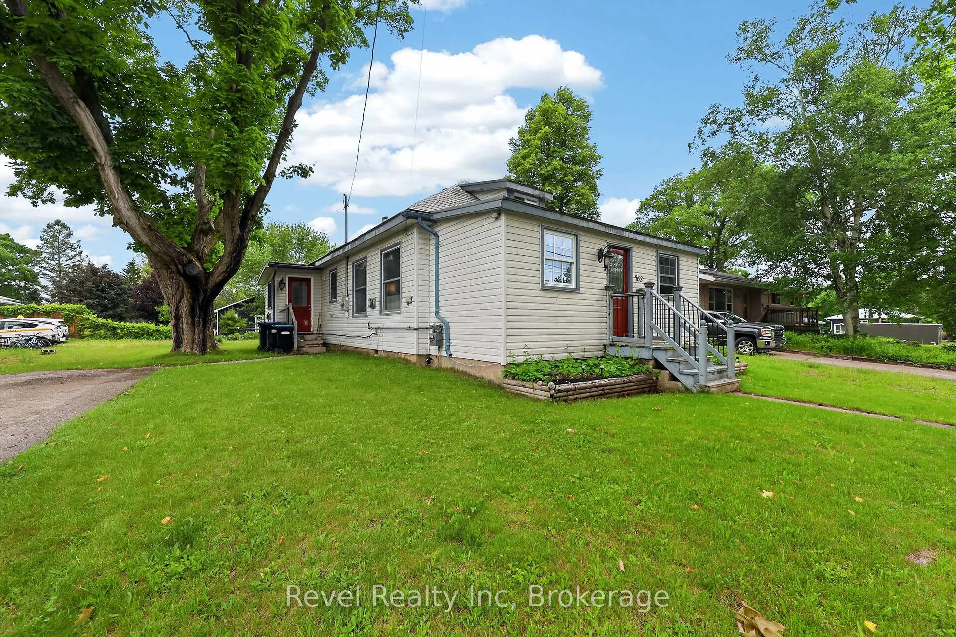 Photo 1 of 762 Seventh Avenue, Tay, Port McNicoll — HOMEH