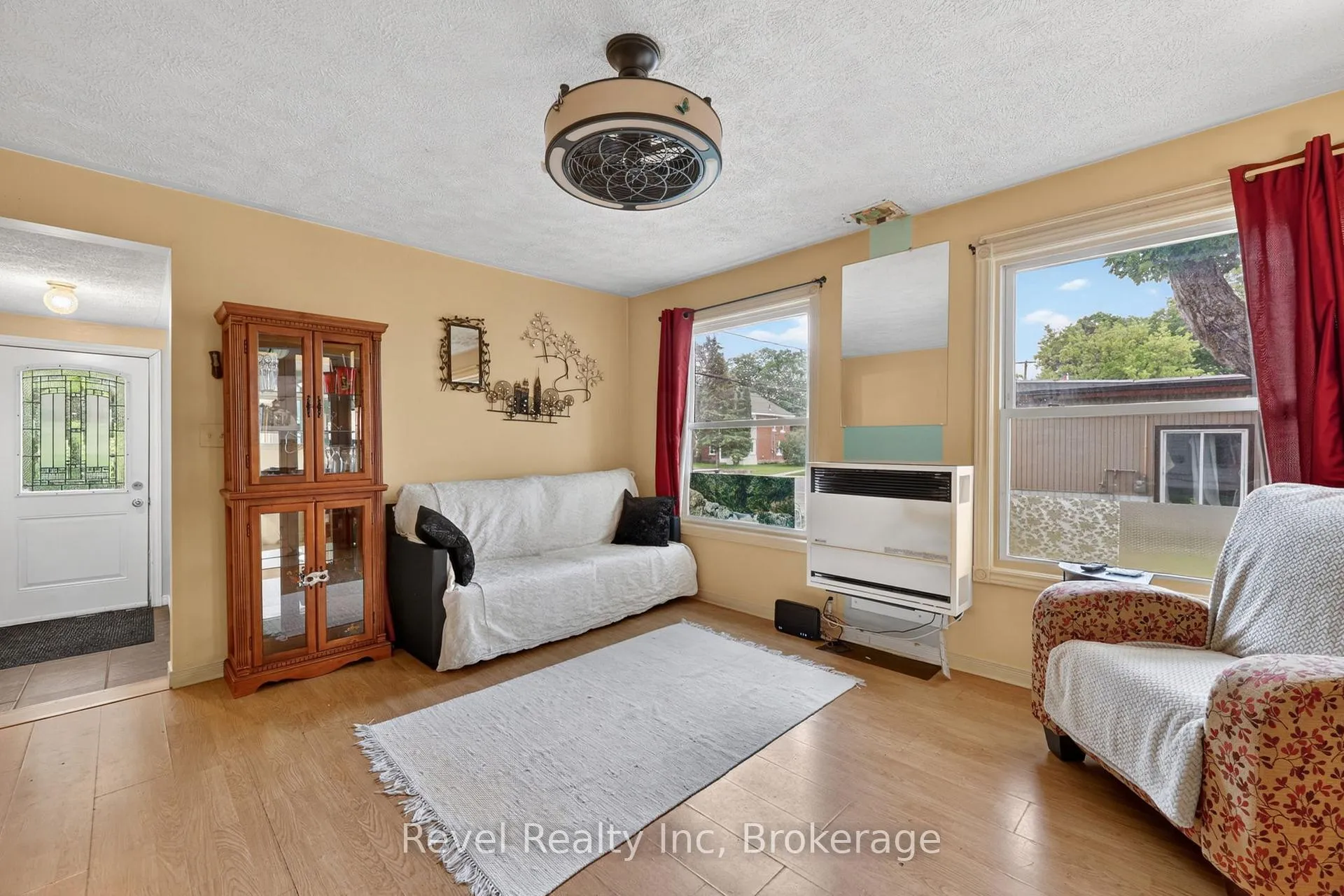 Photo 2 of 762 Seventh Avenue, Tay, Port McNicoll — HOMEH