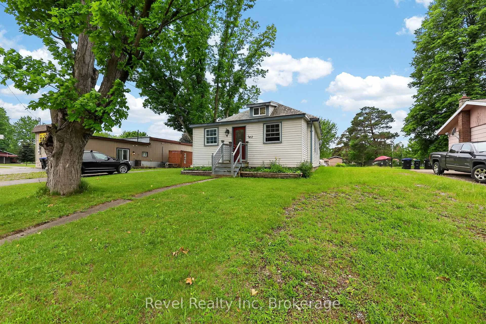 Photo 10 of 762 Seventh Avenue, Tay, Port McNicoll — HOMEH