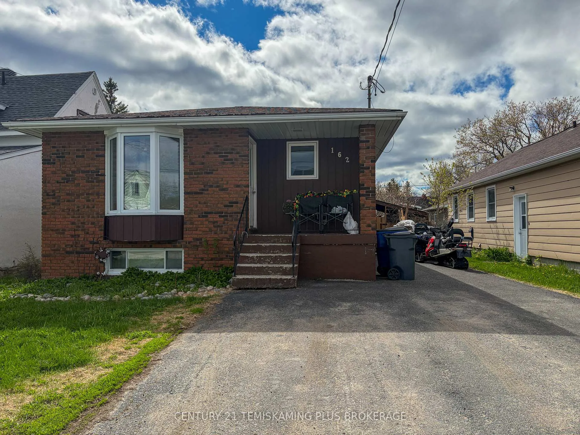 Front of 162 Rebecca Street