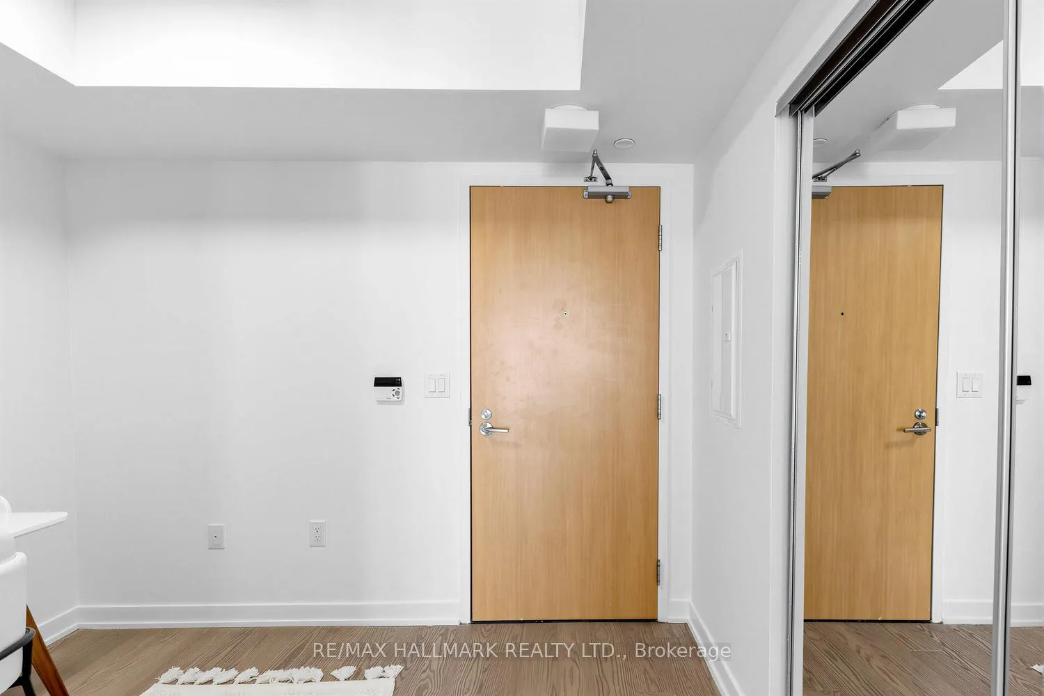 Photo 2 of Unit 3909, 11 Wellesley Street W, Toronto, Bay Street Corridor — HOMEH