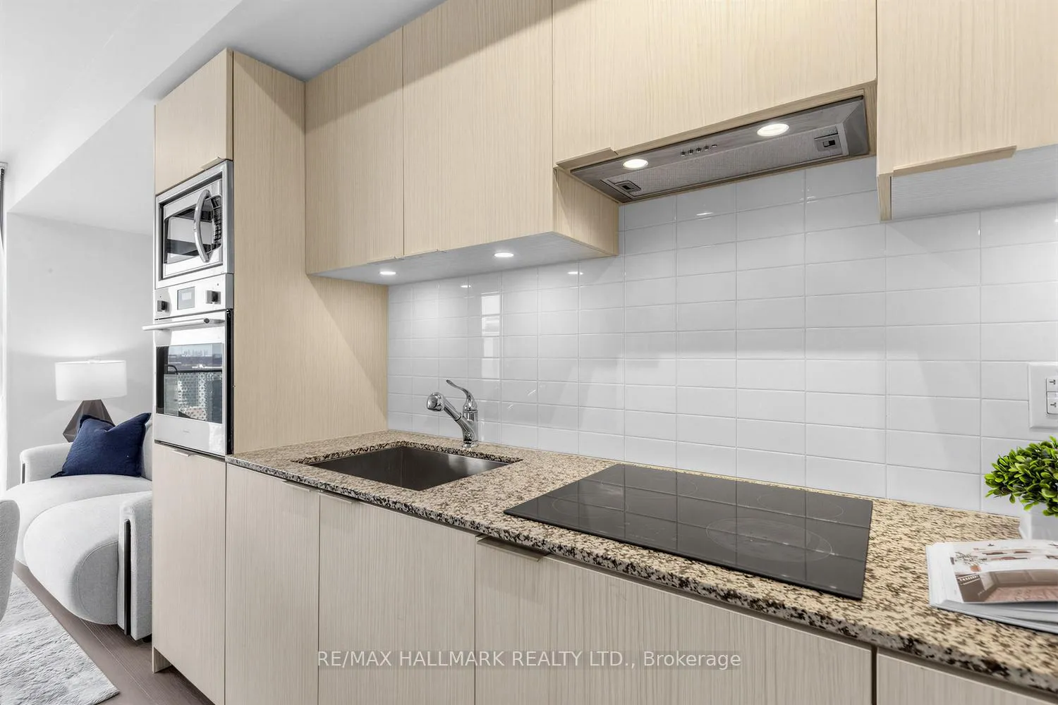 Photo 11 of Unit 3909, 11 Wellesley Street W, Toronto, Bay Street Corridor — HOMEH