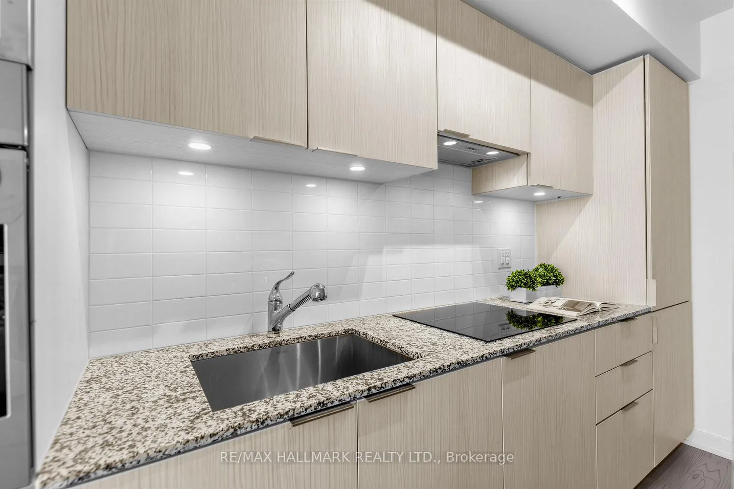 Photo 12 of Unit 3909, 11 Wellesley Street W, Toronto, Bay Street Corridor — HOMEH