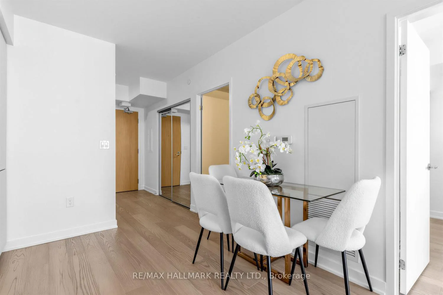 Photo 13 of Unit 3909, 11 Wellesley Street W, Toronto, Bay Street Corridor — HOMEH