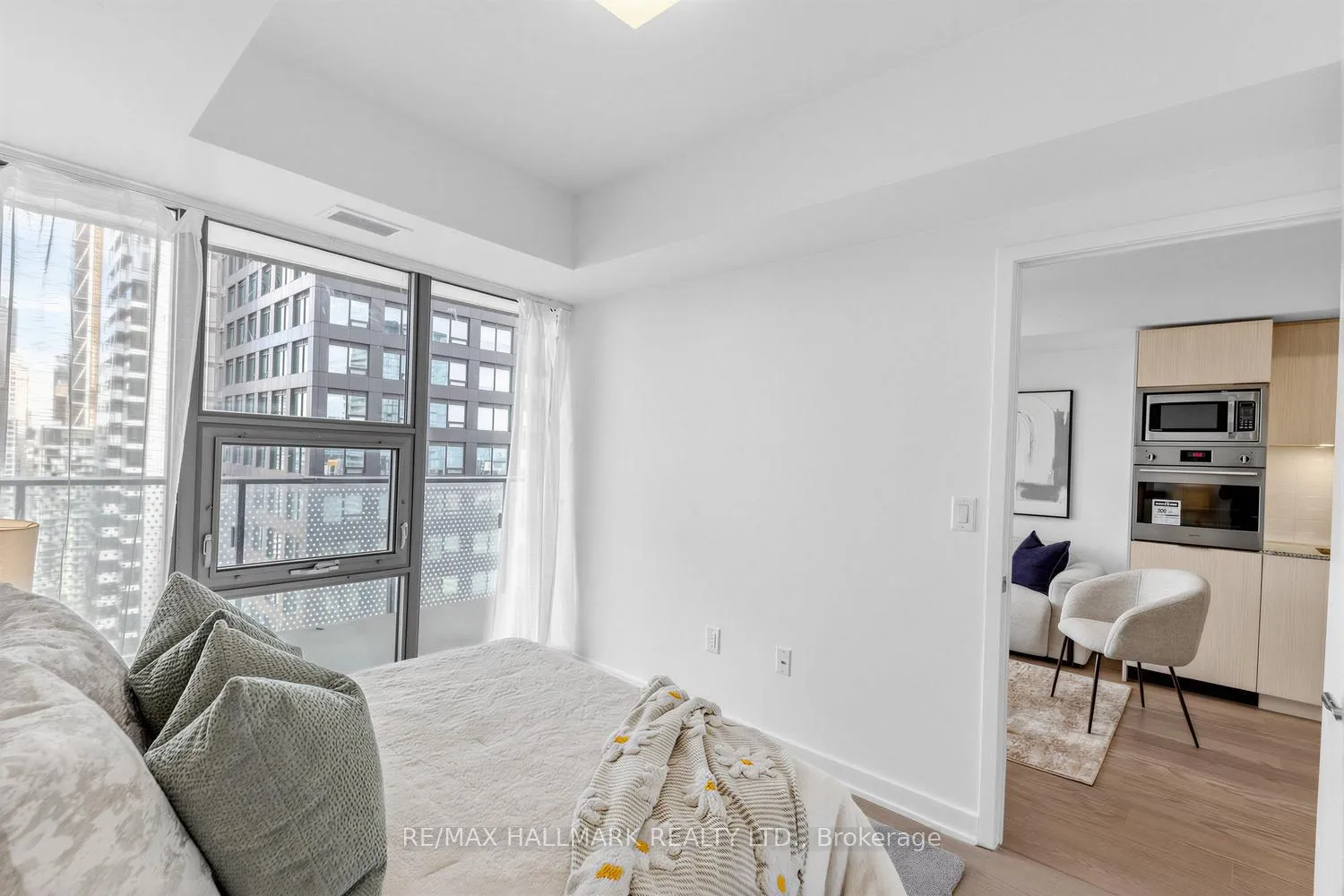 Photo 22 of Unit 3909, 11 Wellesley Street W, Toronto, Bay Street Corridor — HOMEH