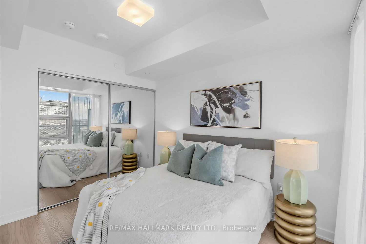 Photo 23 of Unit 3909, 11 Wellesley Street W, Toronto, Bay Street Corridor — HOMEH