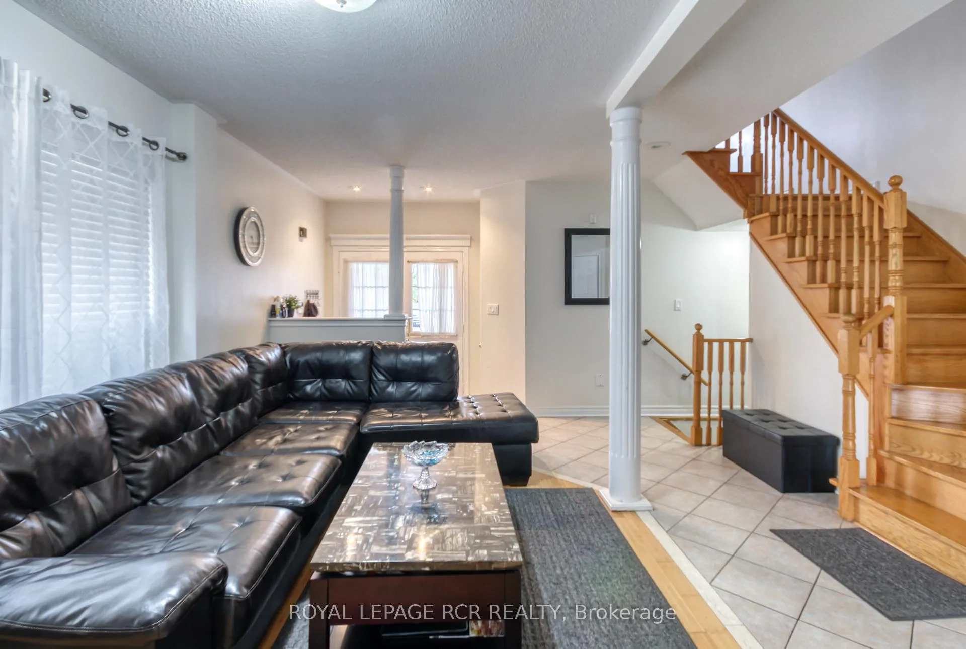 Photo 3 of 74 Fountainbridge Drive, Caledon, Bolton East — HOMEH