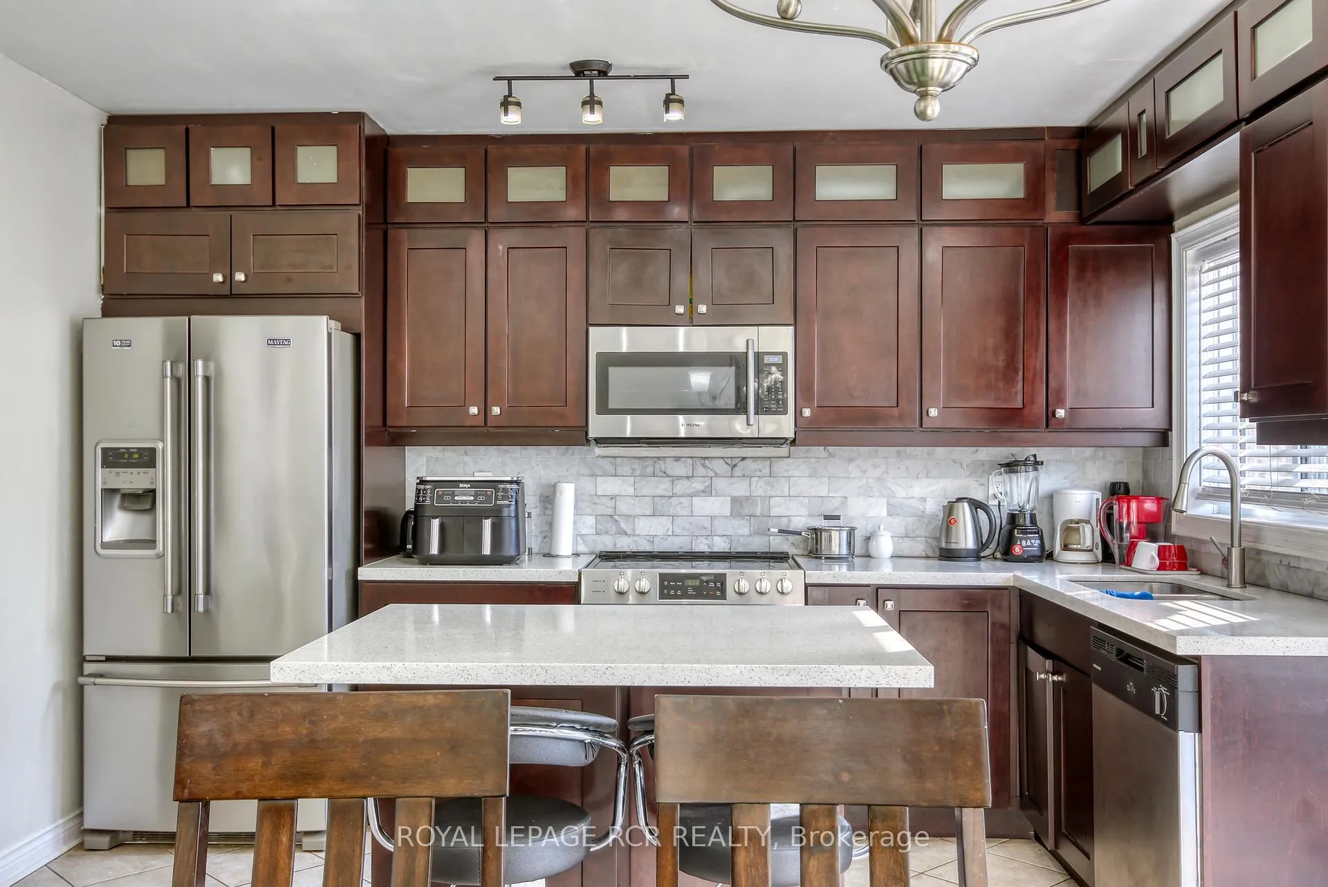 Photo 6 of 74 Fountainbridge Drive, Caledon, Bolton East — HOMEH