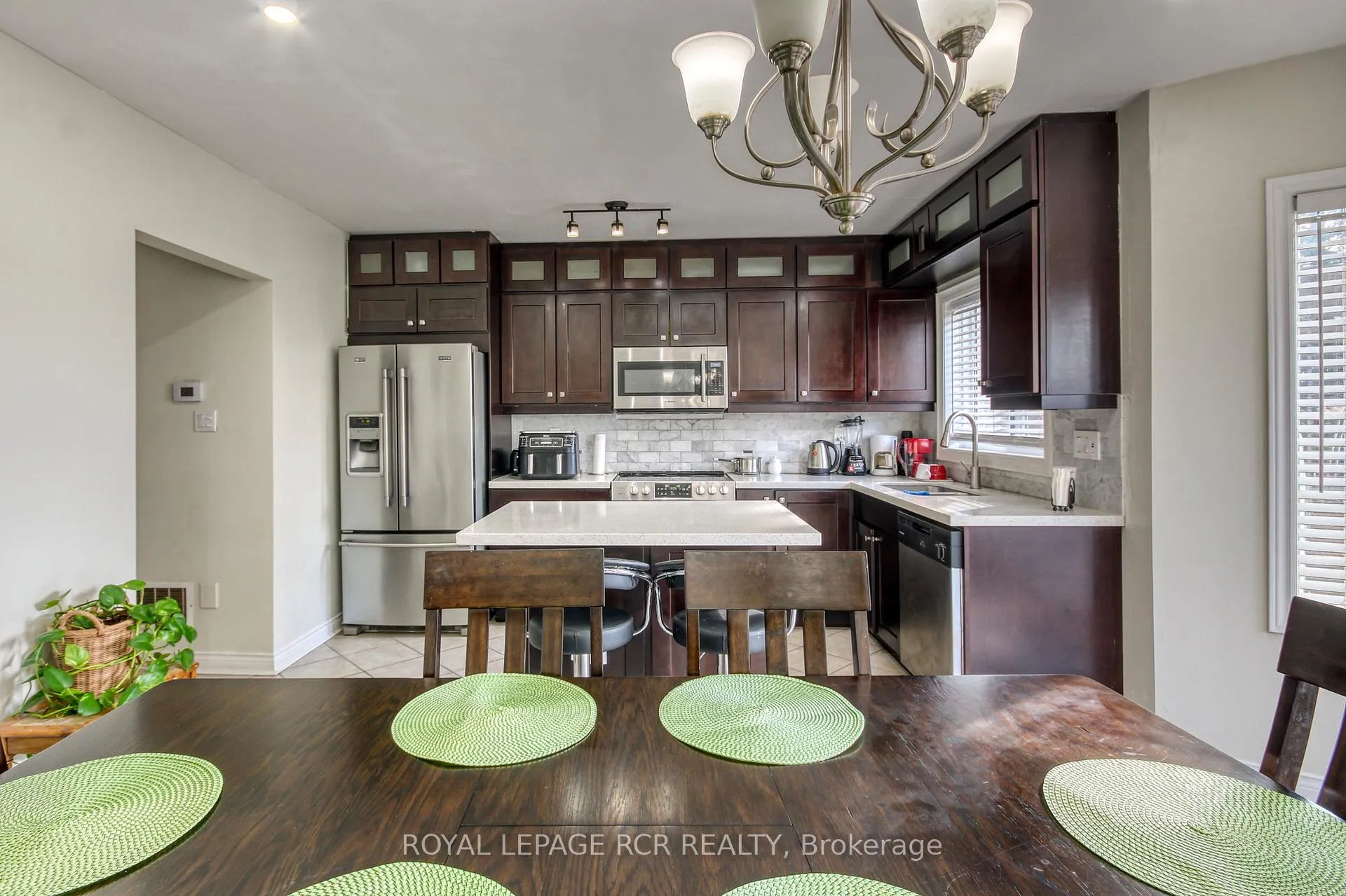 Photo 7 of 74 Fountainbridge Drive, Caledon, Bolton East — HOMEH