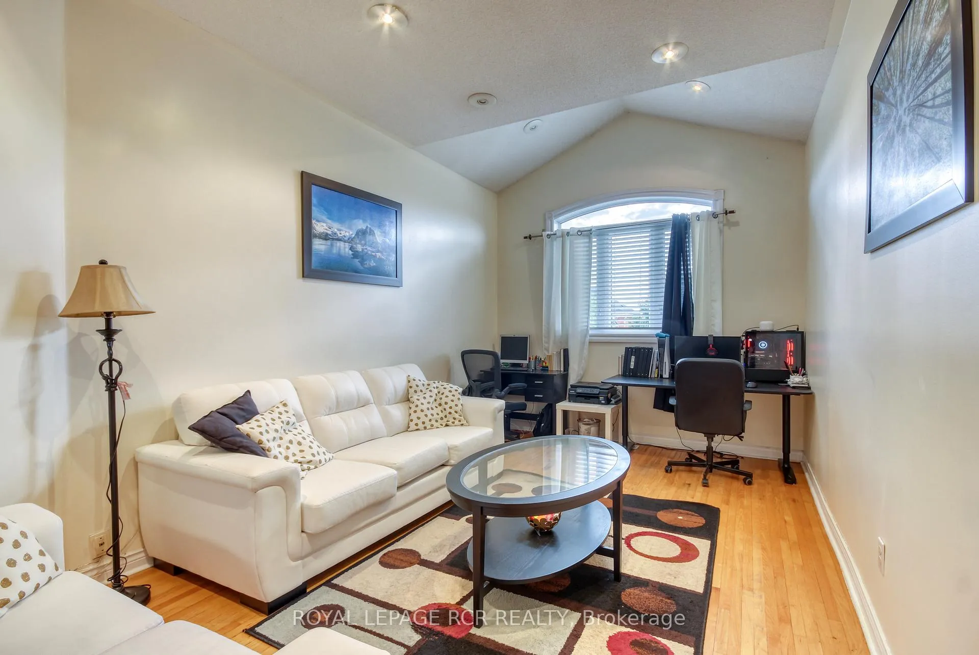 Photo 12 of 74 Fountainbridge Drive, Caledon, Bolton East — HOMEH