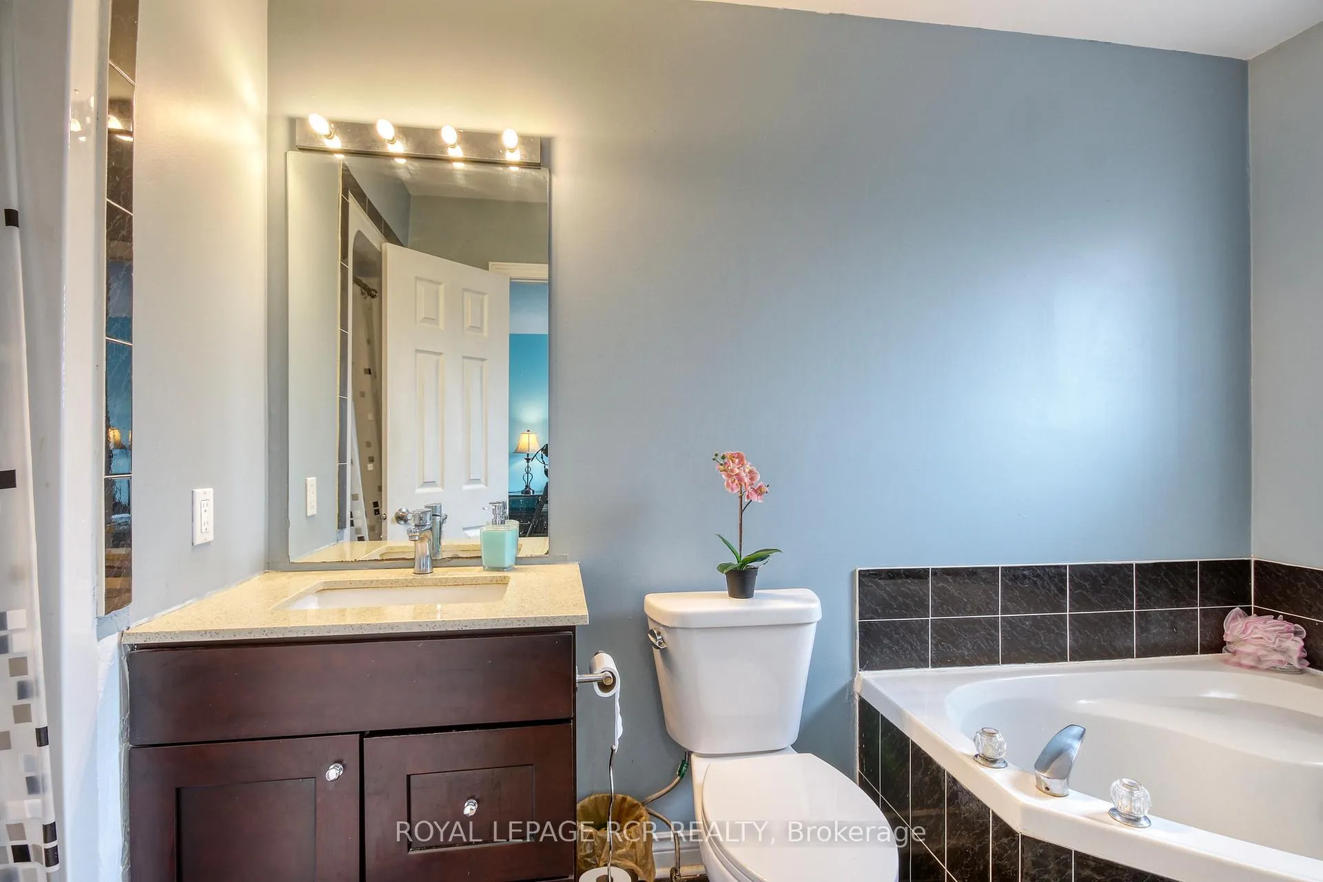 Photo 15 of 74 Fountainbridge Drive, Caledon, Bolton East — HOMEH