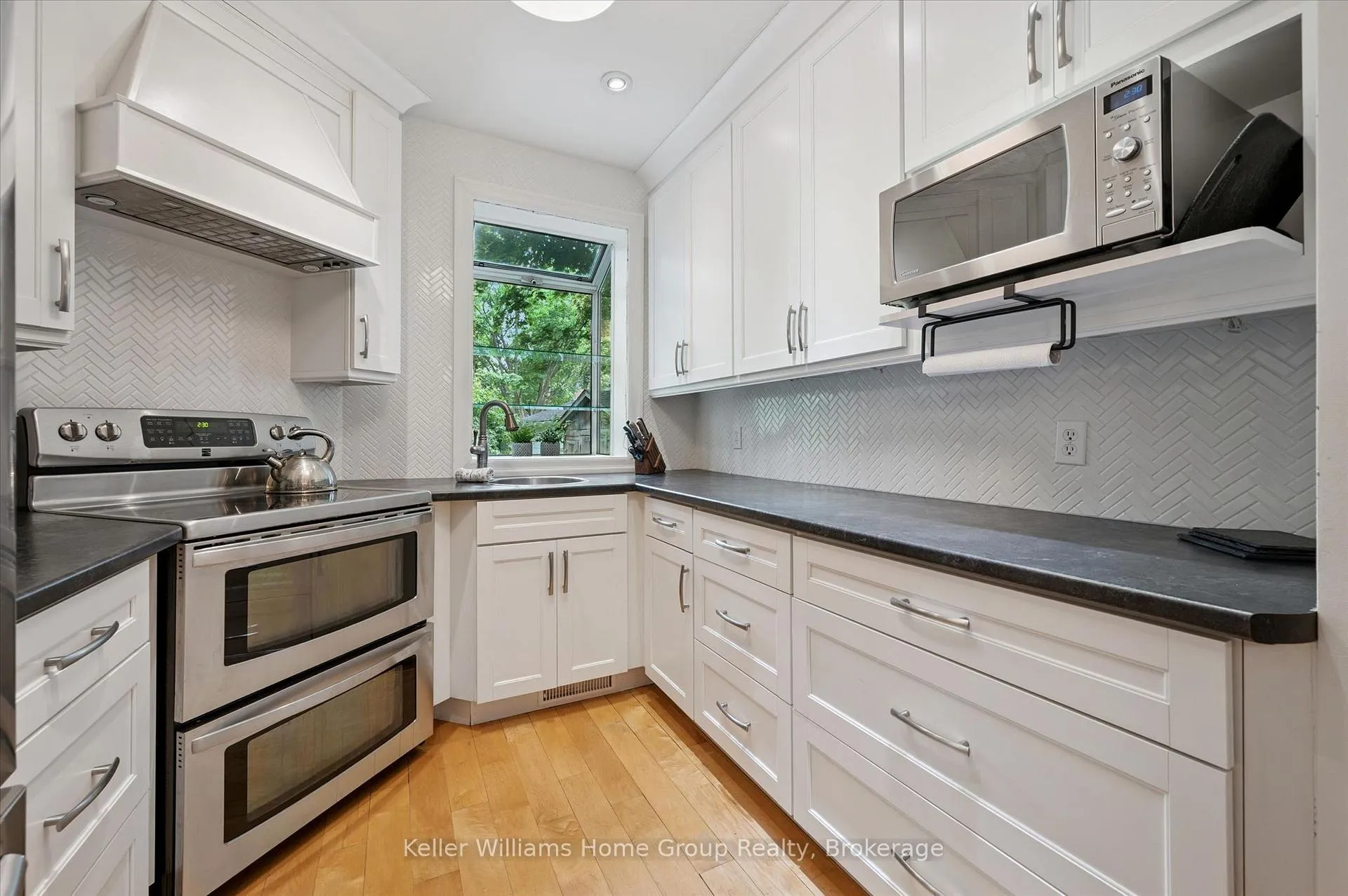 Photo 12 of 16 Cavell Avenue, Guelph, Exhibition Park — HOMEH