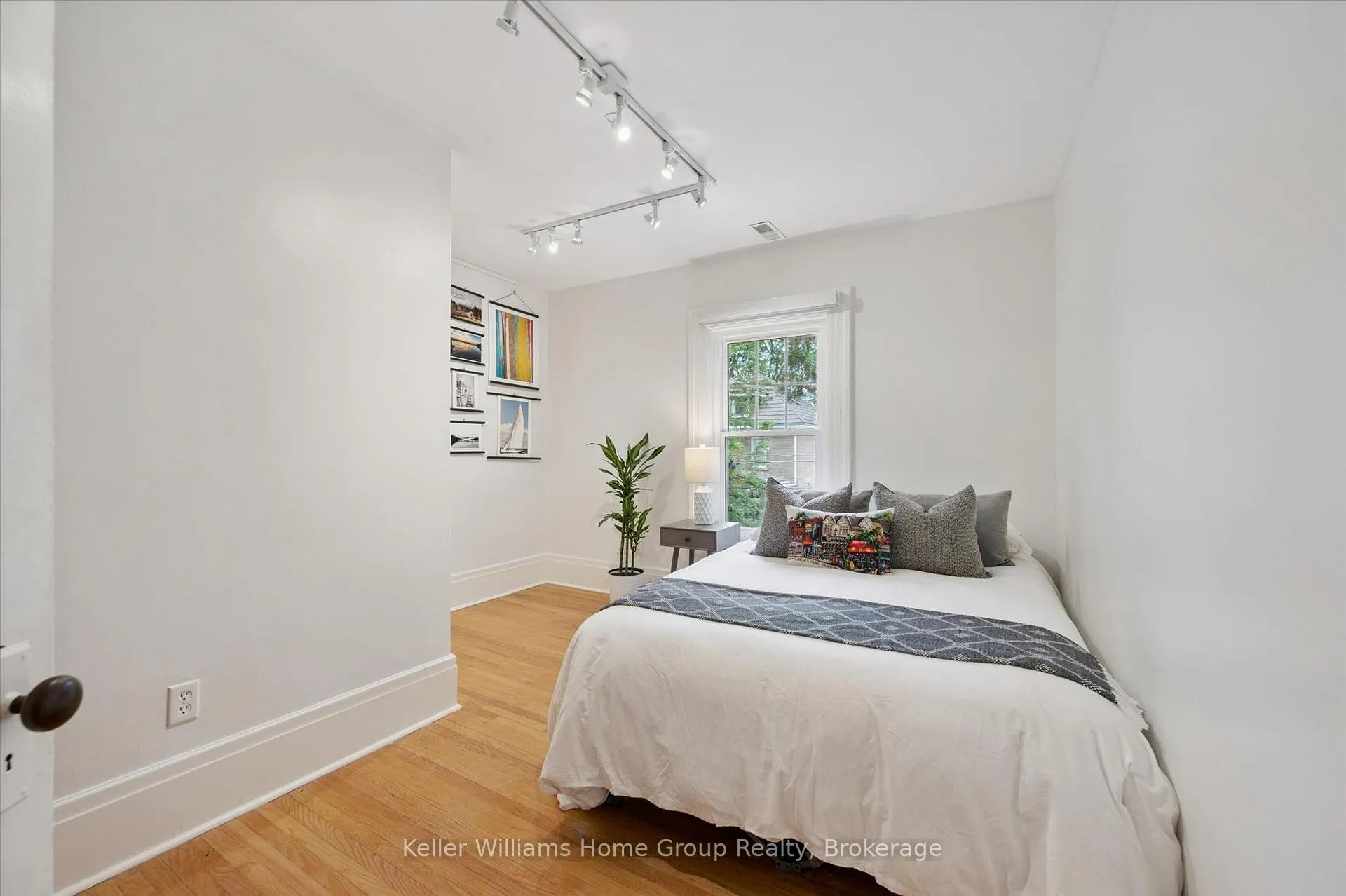Photo 22 of 16 Cavell Avenue, Guelph, Exhibition Park — HOMEH
