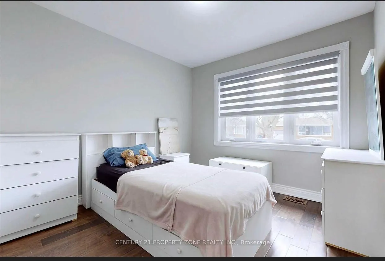 Photo 14 of 40 Brisco Street, Brampton, Brampton North — HOMEH
