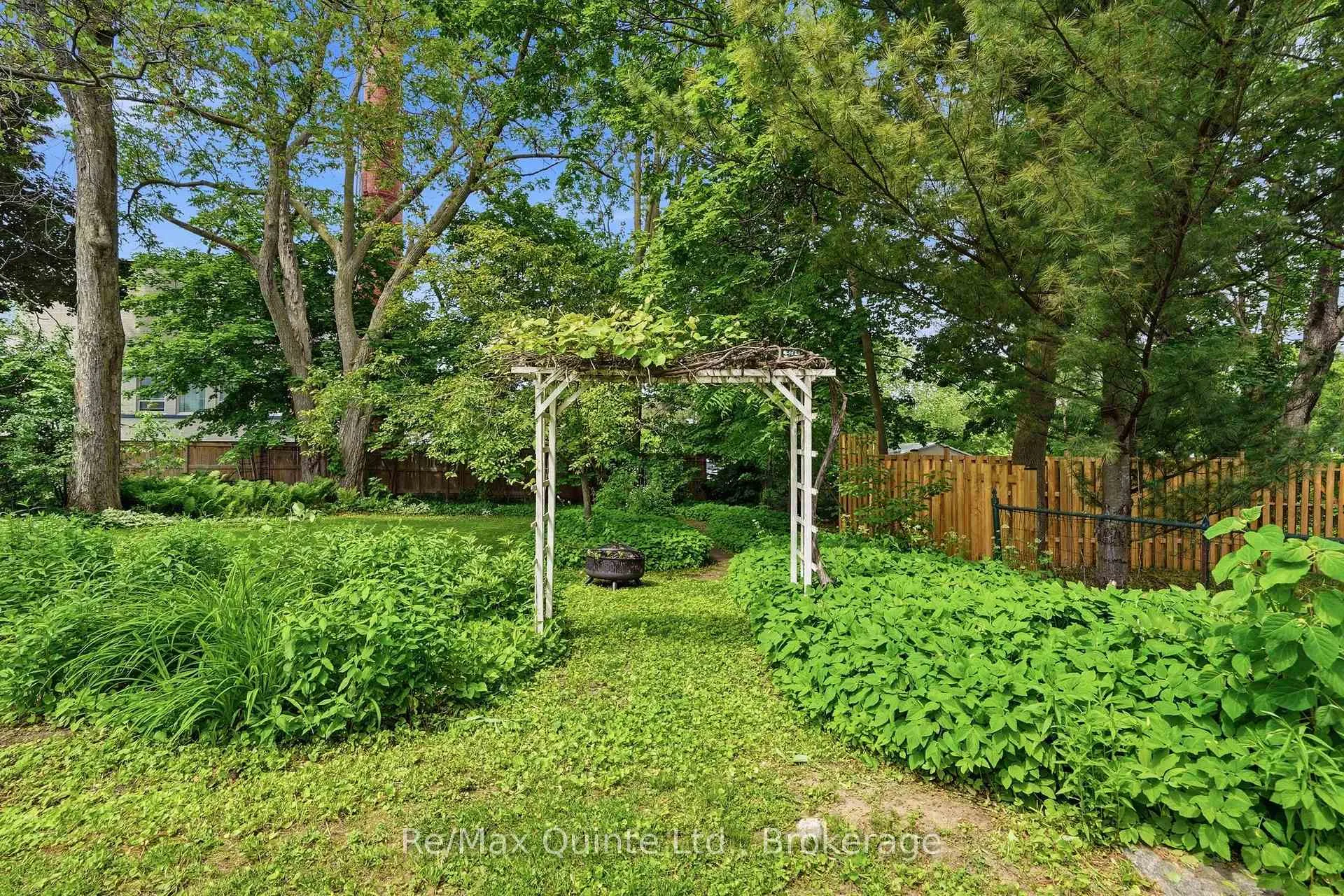 Photo 4 of 126 Dufferin Avenue, Belleville, Belleville Ward — HOMEH