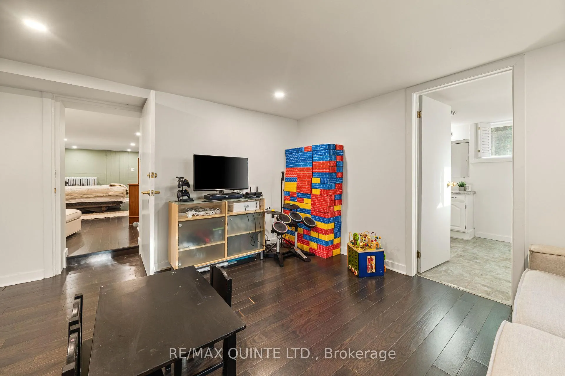 Photo 35 of 126 Dufferin Avenue, Belleville, Belleville Ward — HOMEH