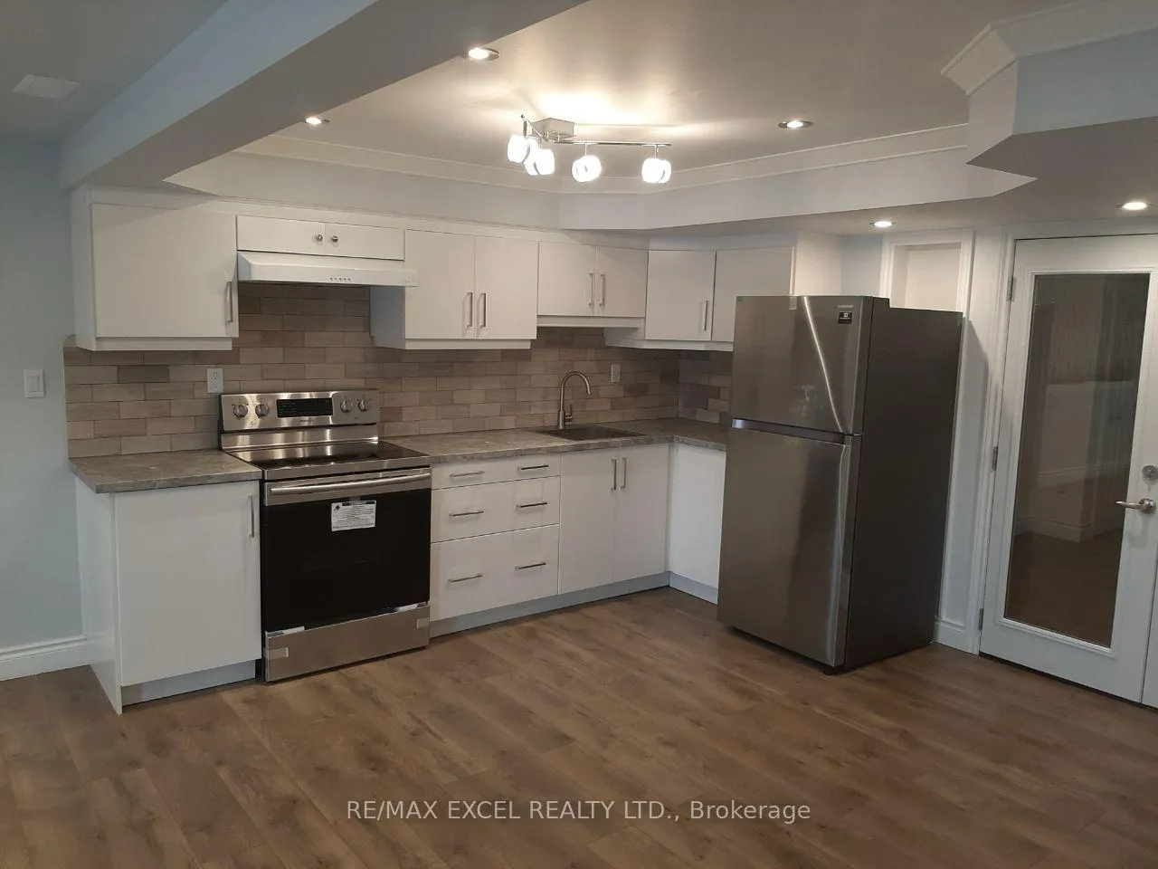 Photo 6 of 276 Degraaf Crescent, Aurora, Bayview Northeast — HOMEH