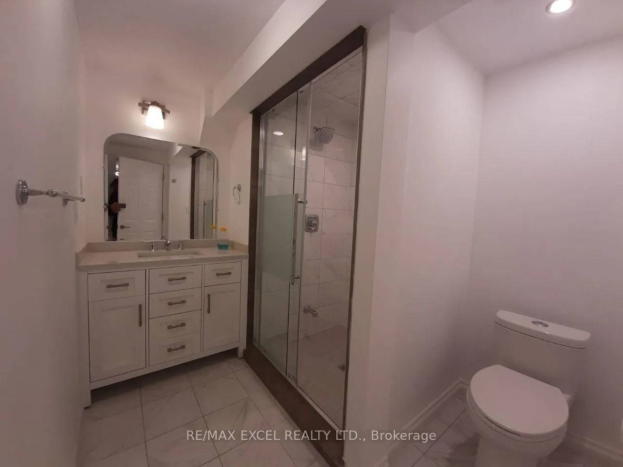 Photo 9 of 276 Degraaf Crescent, Aurora, Bayview Northeast — HOMEH