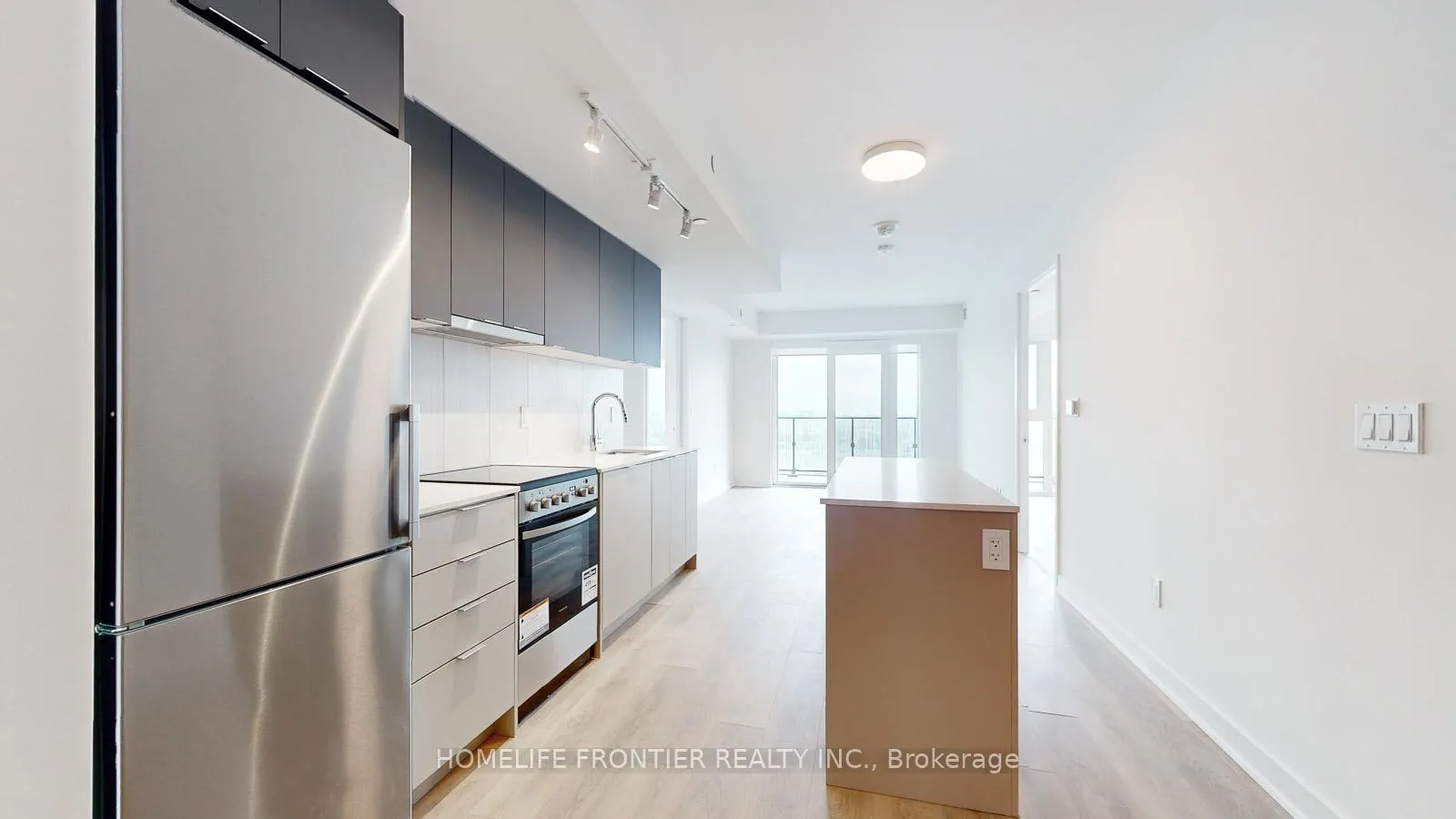 Photo 5 of Unit 1406, 8 Tippett Road, North York, Clanton Park — HOMEH