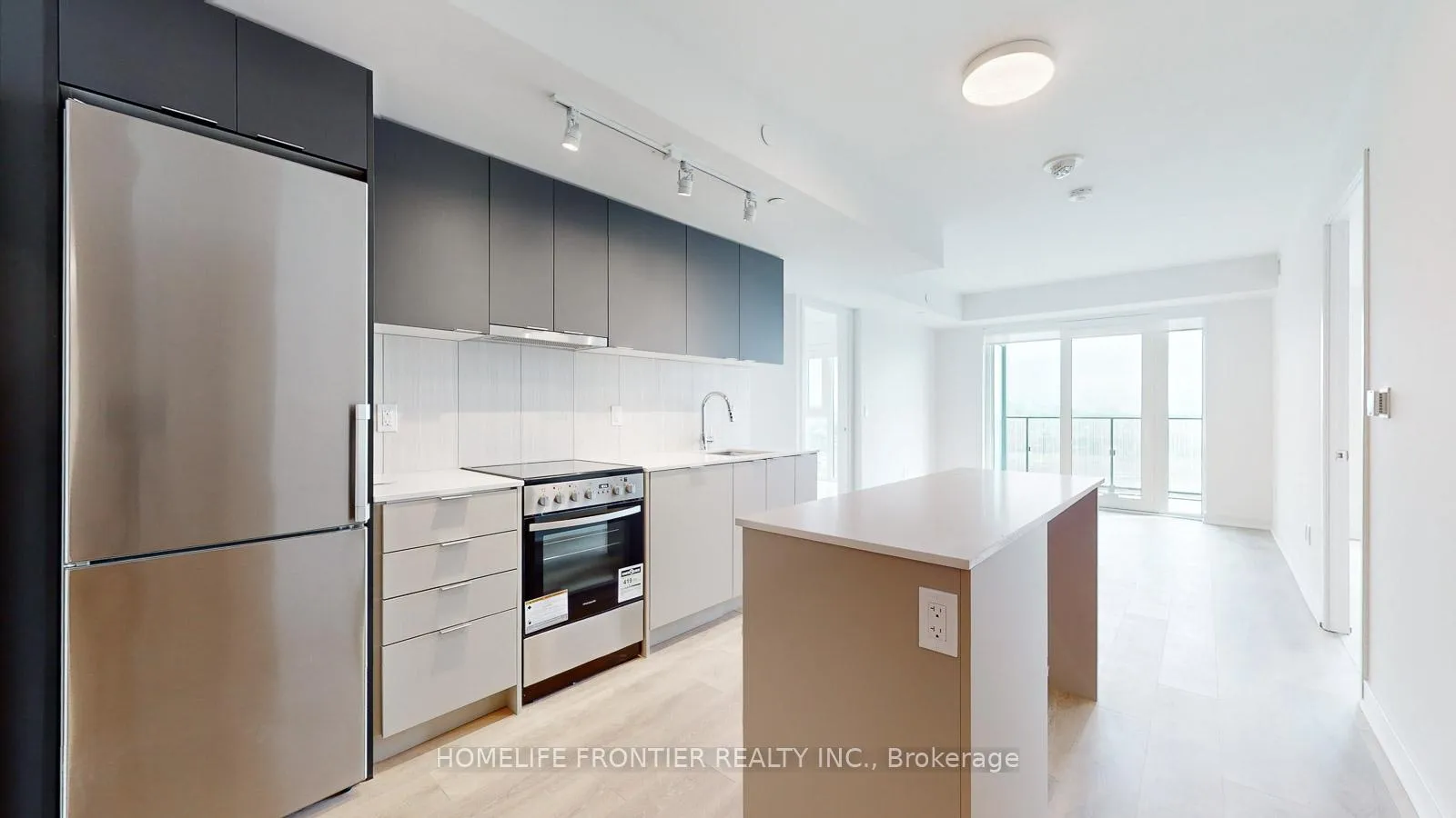 Photo 6 of Unit 1406, 8 Tippett Road, North York, Clanton Park — HOMEH