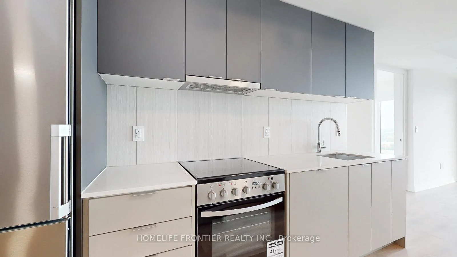 Photo 7 of Unit 1406, 8 Tippett Road, North York, Clanton Park — HOMEH