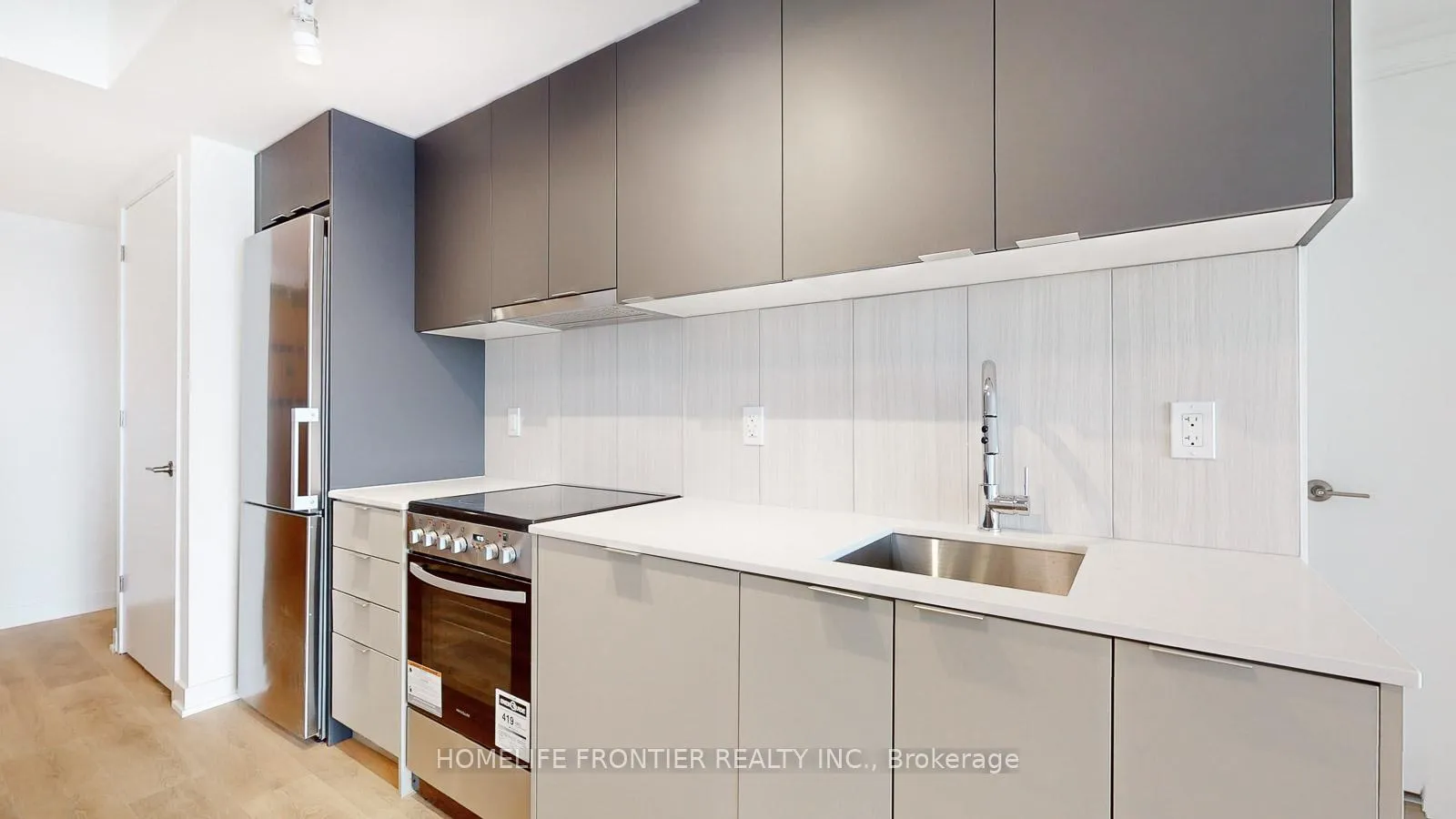 Photo 8 of Unit 1406, 8 Tippett Road, North York, Clanton Park — HOMEH