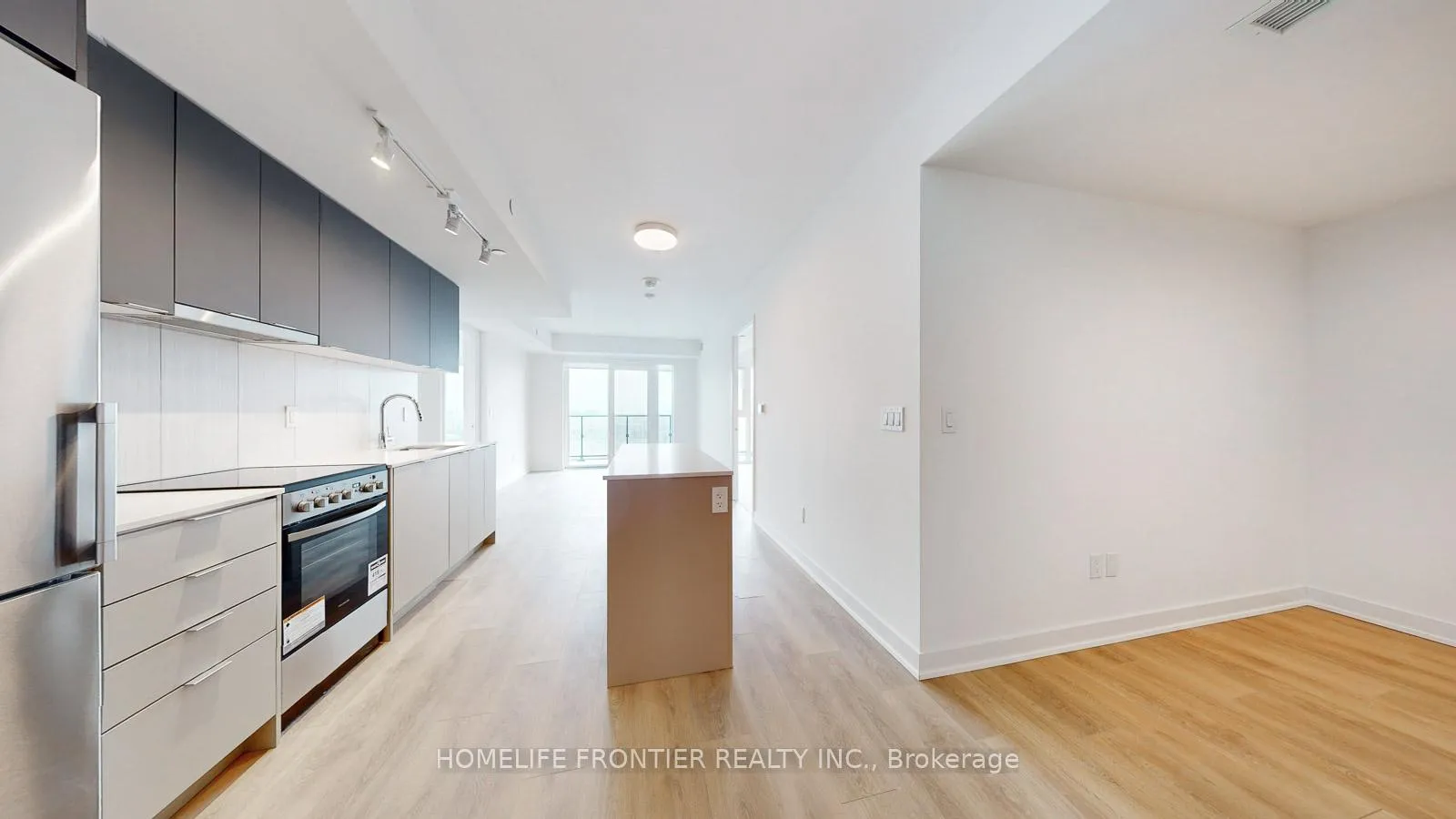 Photo 11 of Unit 1406, 8 Tippett Road, North York, Clanton Park — HOMEH