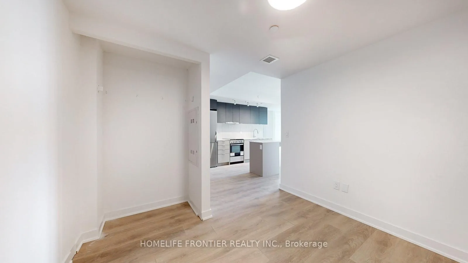 Photo 14 of Unit 1406, 8 Tippett Road, North York, Clanton Park — HOMEH