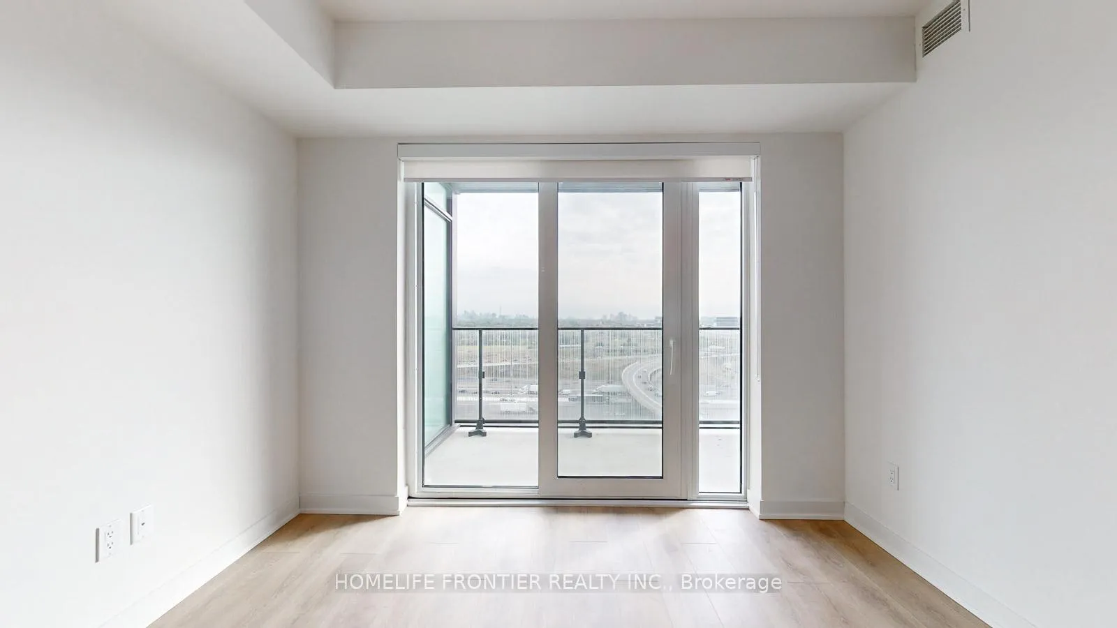 Photo 18 of Unit 1406, 8 Tippett Road, North York, Clanton Park — HOMEH