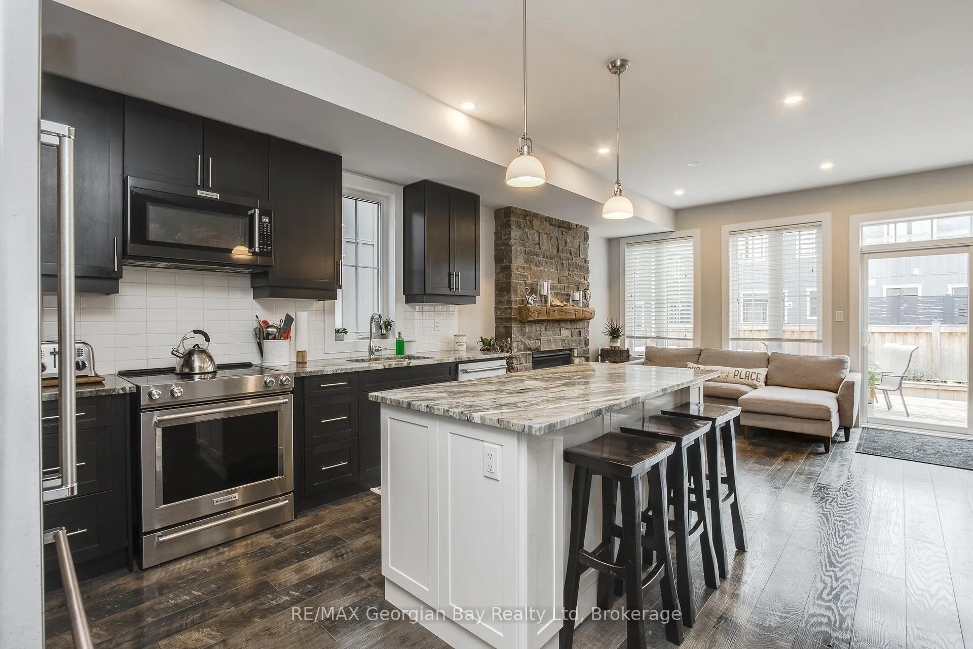 Photo 4 of 329 Yellow Birch Crescent, Blue Mountains — HOMEH