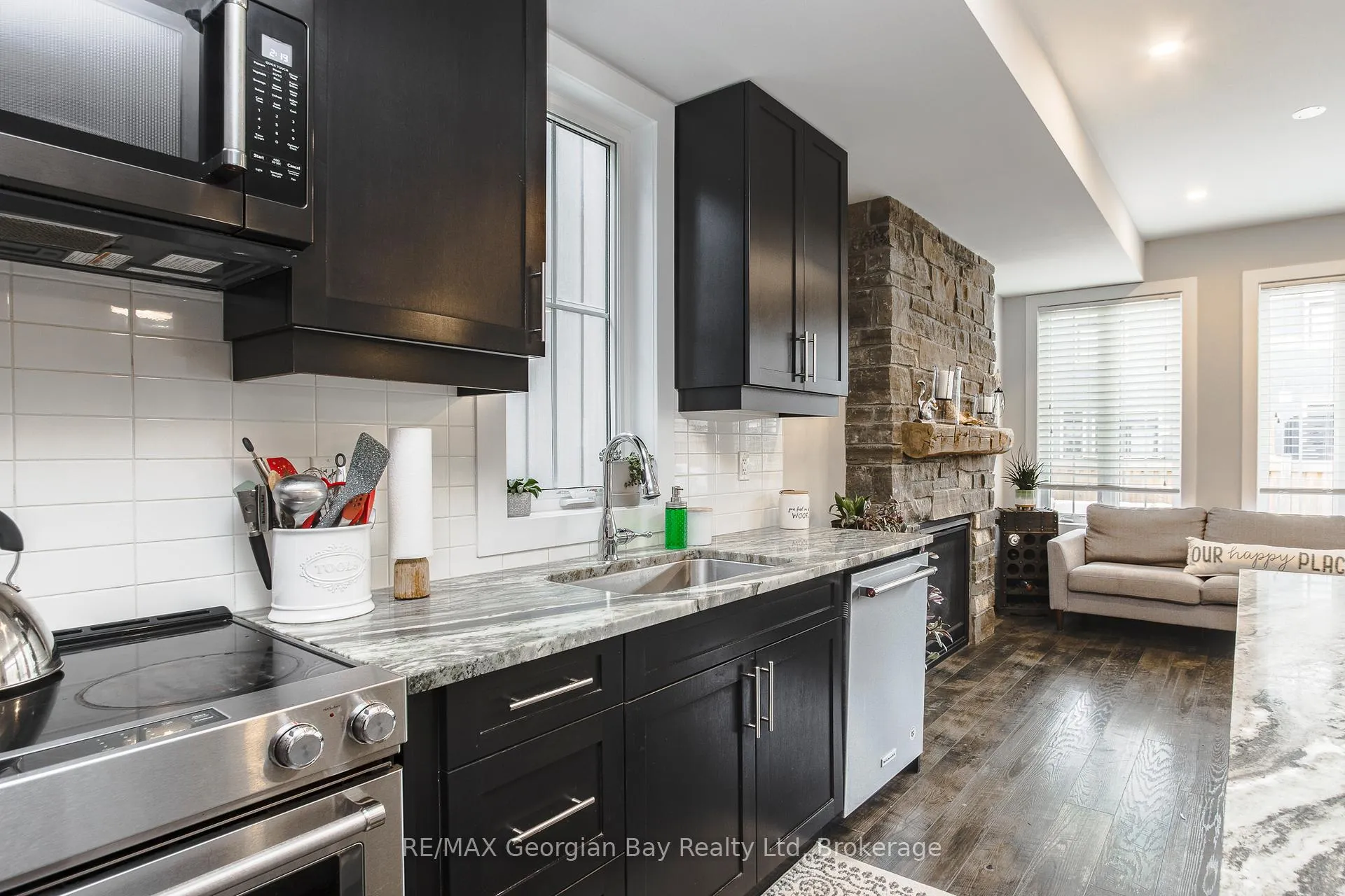 Photo 5 of 329 Yellow Birch Crescent, Blue Mountains — HOMEH
