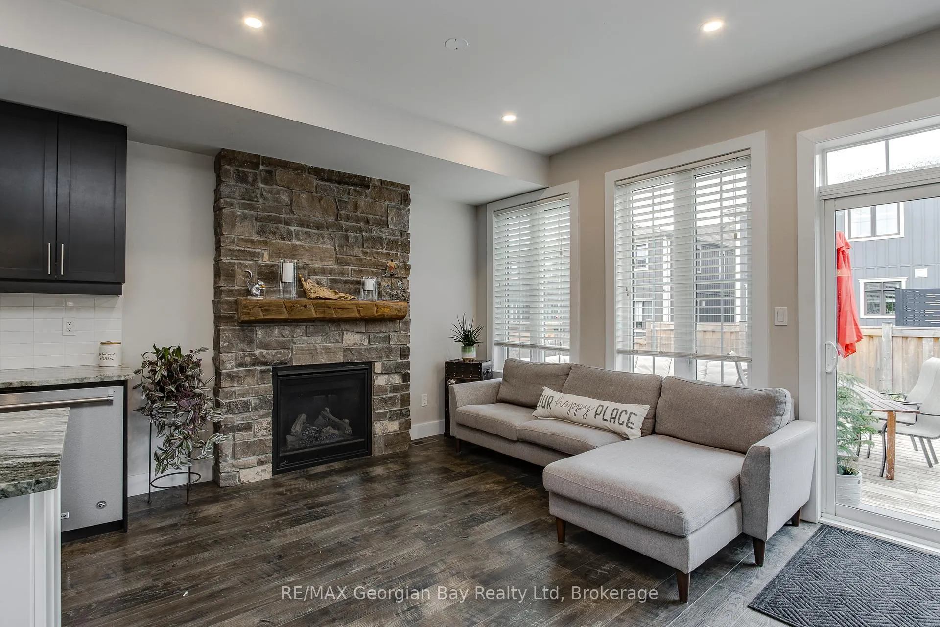 Photo 8 of 329 Yellow Birch Crescent, Blue Mountains — HOMEH