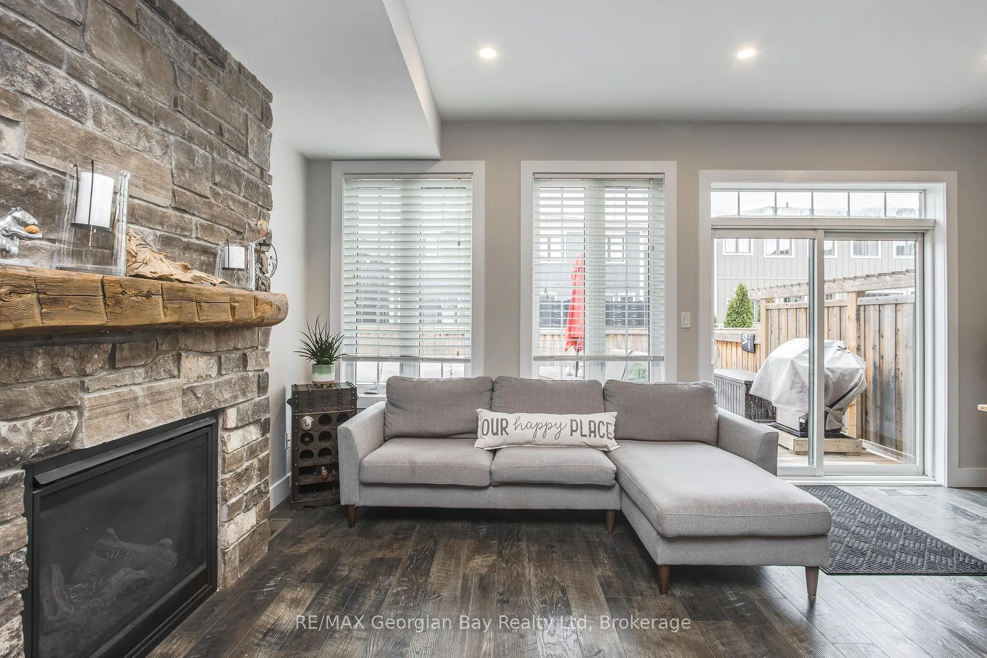 Photo 10 of 329 Yellow Birch Crescent, Blue Mountains — HOMEH