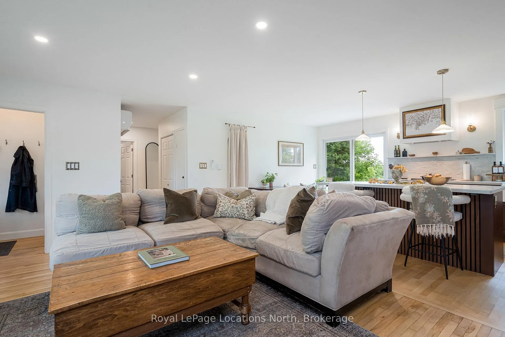 Photo 8 of 46 Townley Street, Clearview, Nottawa — HOMEH