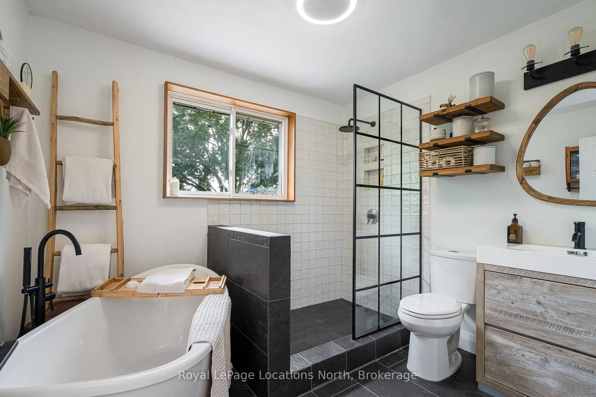 Photo 24 of 46 Townley Street, Clearview, Nottawa — HOMEH