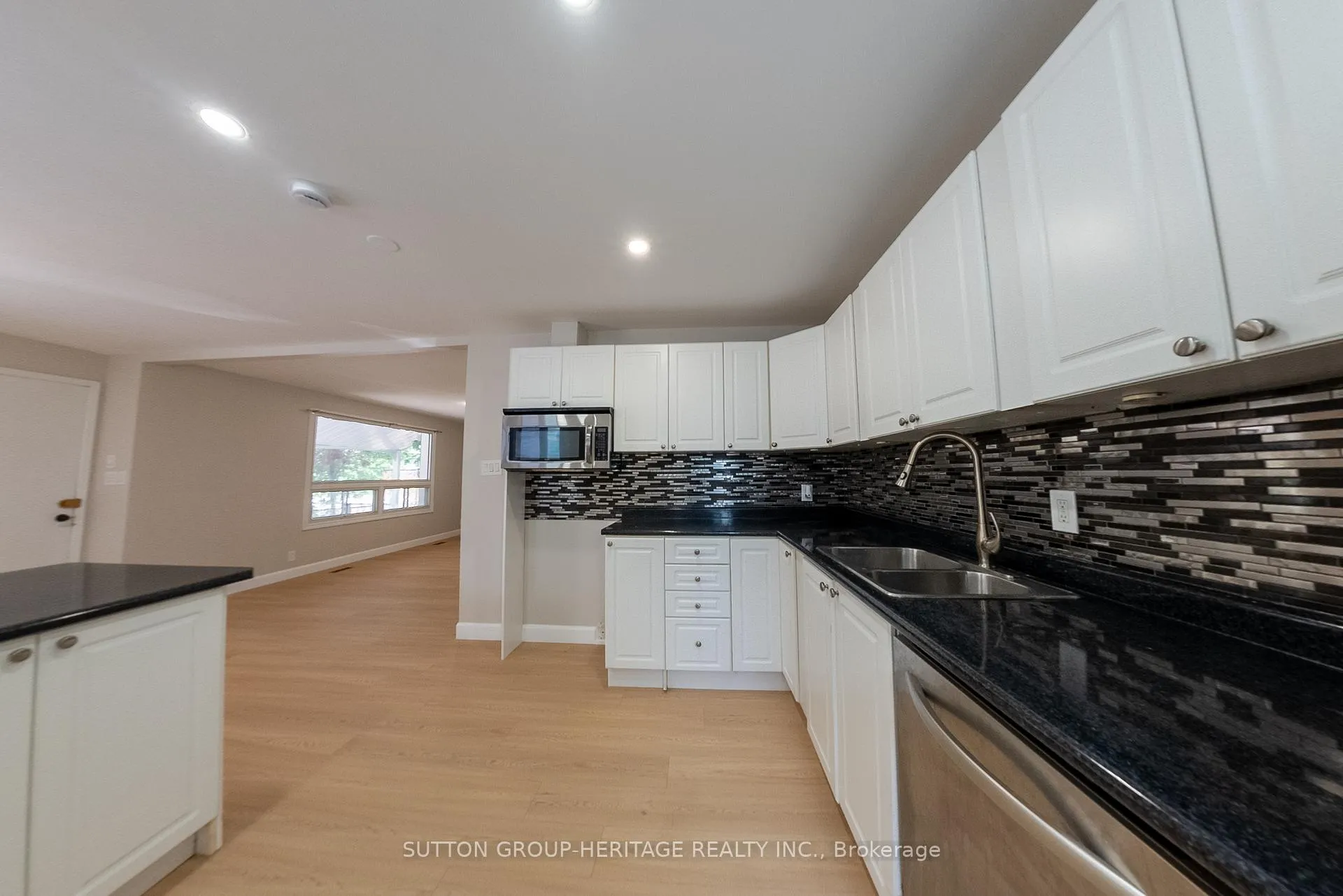 Photo 9 of 661 Annland Street, Pickering, Bay Ridges — HOMEH