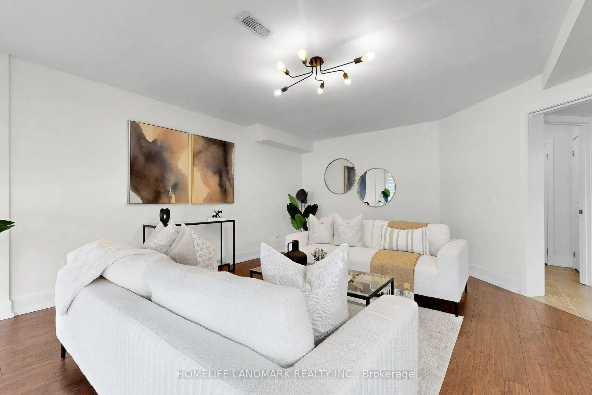 Photo 6 of 17 Thorncrest Drive, Vaughan, Patterson — HOMEH