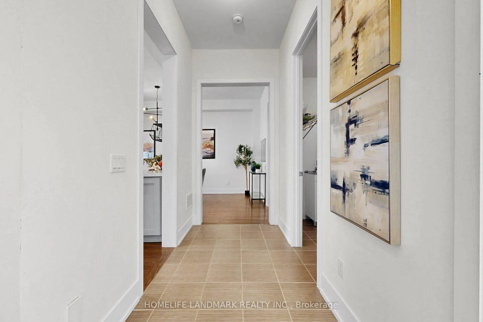 Photo 11 of 17 Thorncrest Drive, Vaughan, Patterson — HOMEH