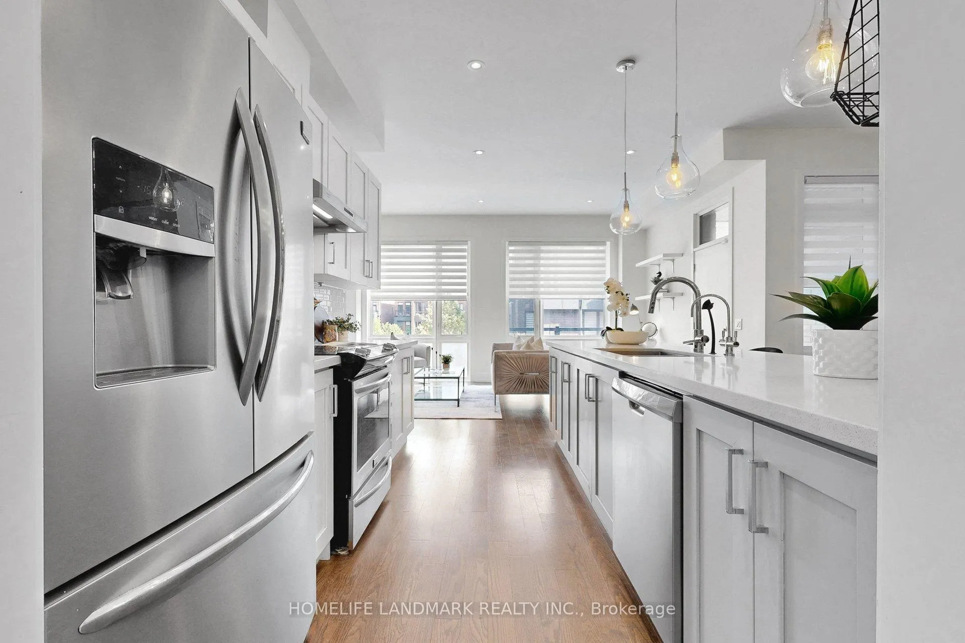 Photo 13 of 17 Thorncrest Drive, Vaughan, Patterson — HOMEH