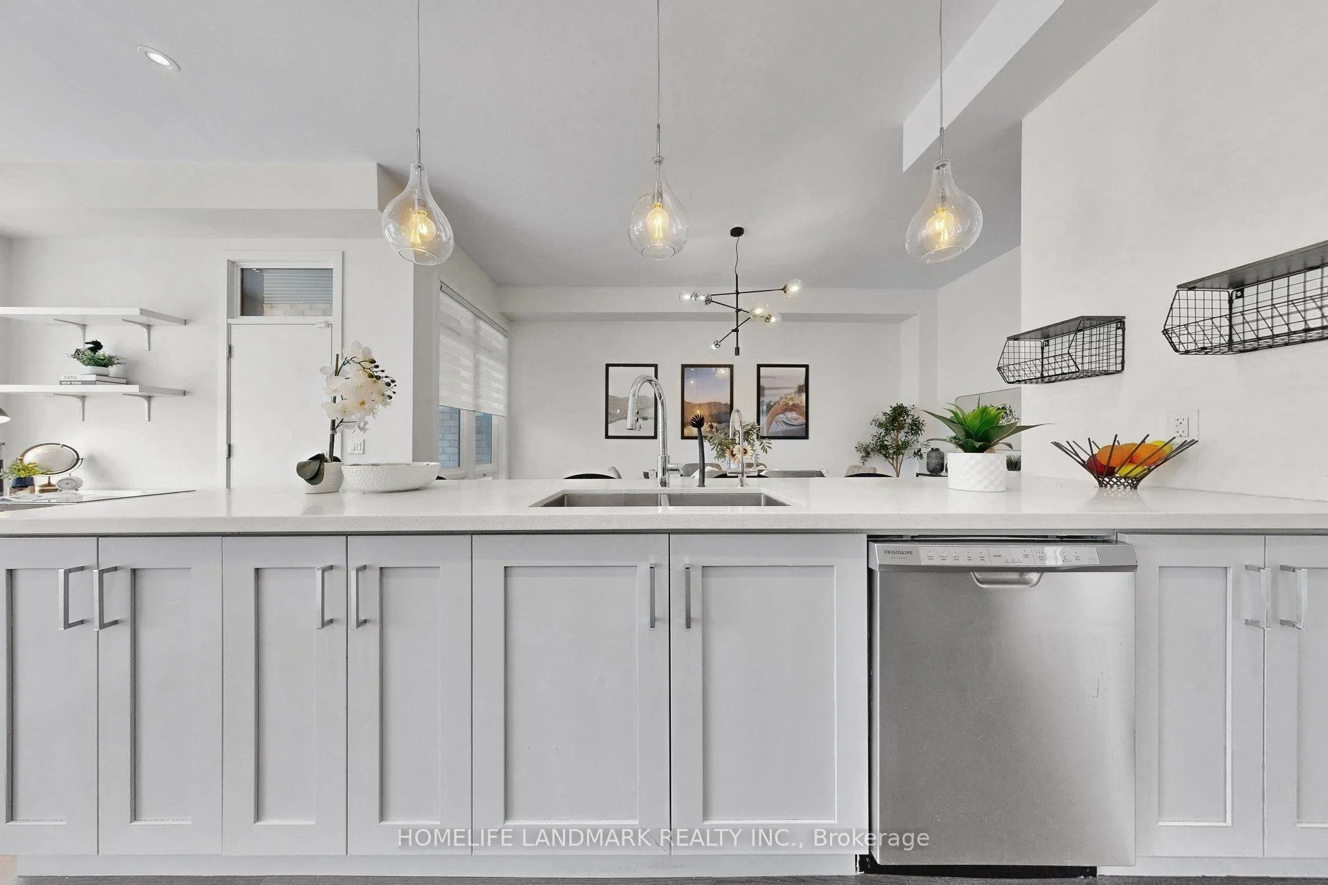 Photo 15 of 17 Thorncrest Drive, Vaughan, Patterson — HOMEH
