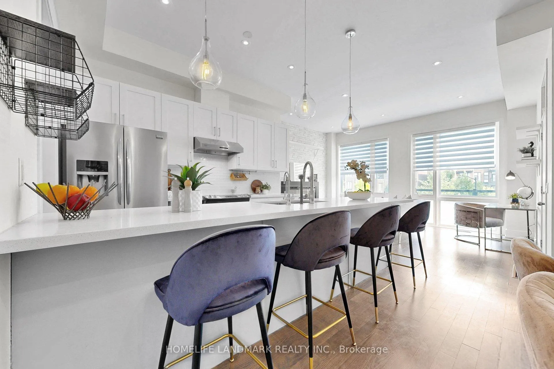 Photo 18 of 17 Thorncrest Drive, Vaughan, Patterson — HOMEH