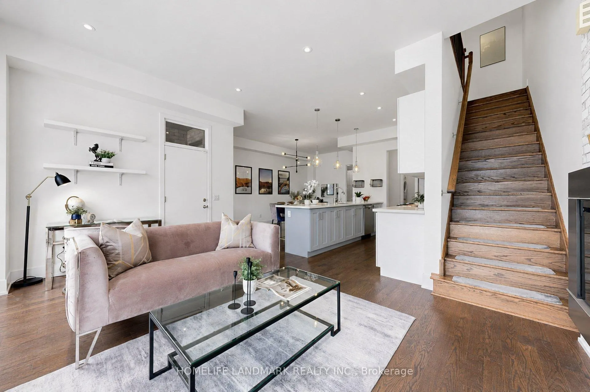 Photo 26 of 17 Thorncrest Drive, Vaughan, Patterson — HOMEH