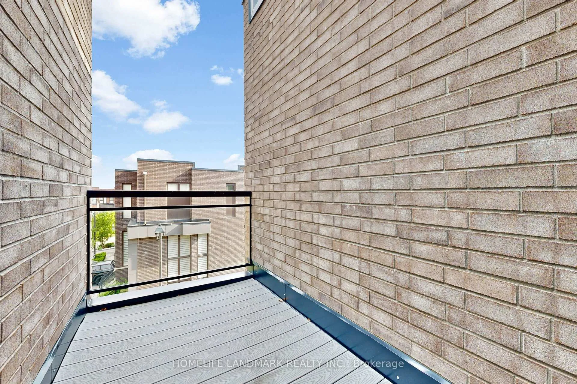 Photo 40 of 17 Thorncrest Drive, Vaughan, Patterson — HOMEH