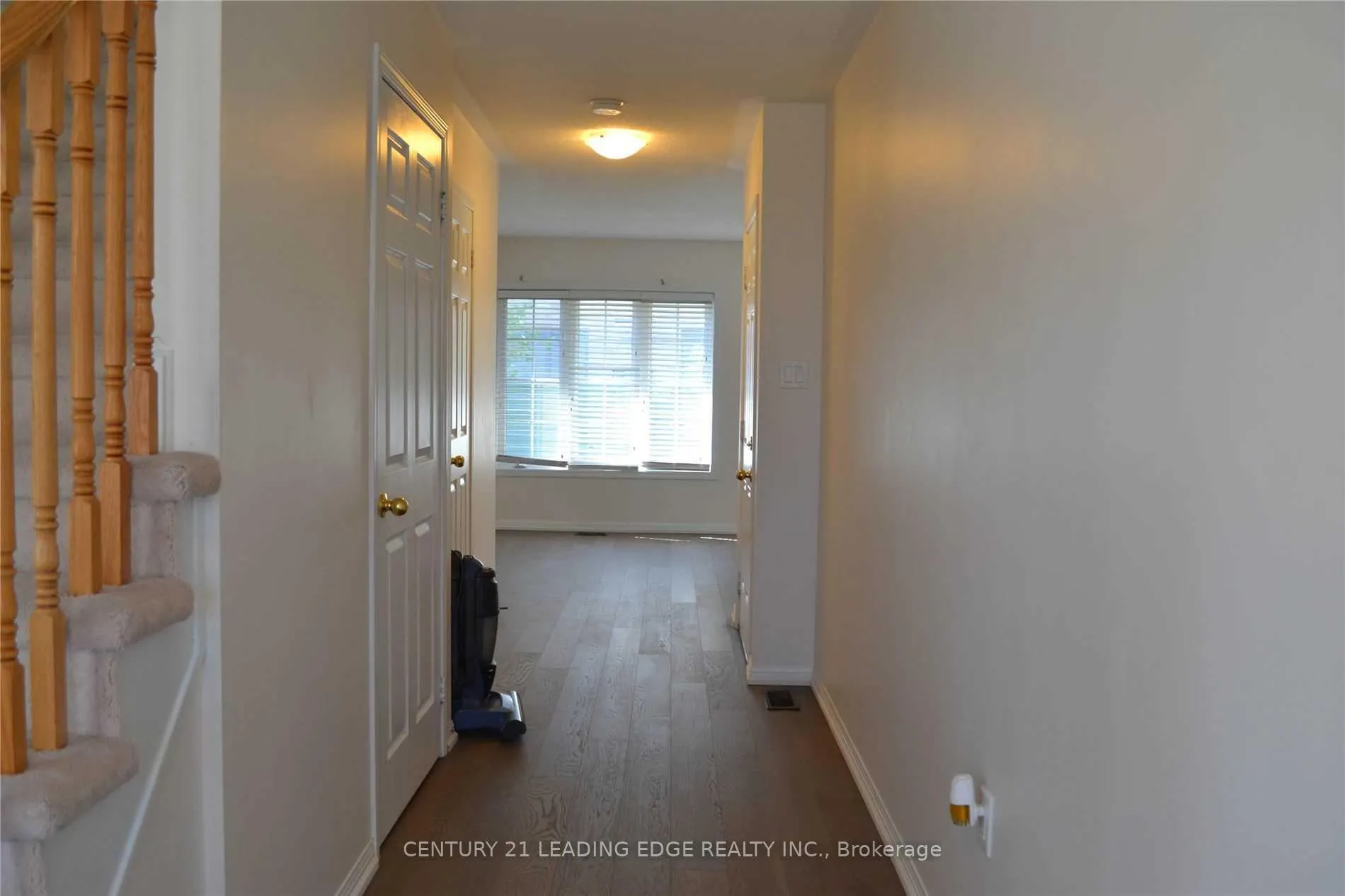 Photo 4 of 49 Celadine Drive, Markham, Milliken Mills East — HOMEH