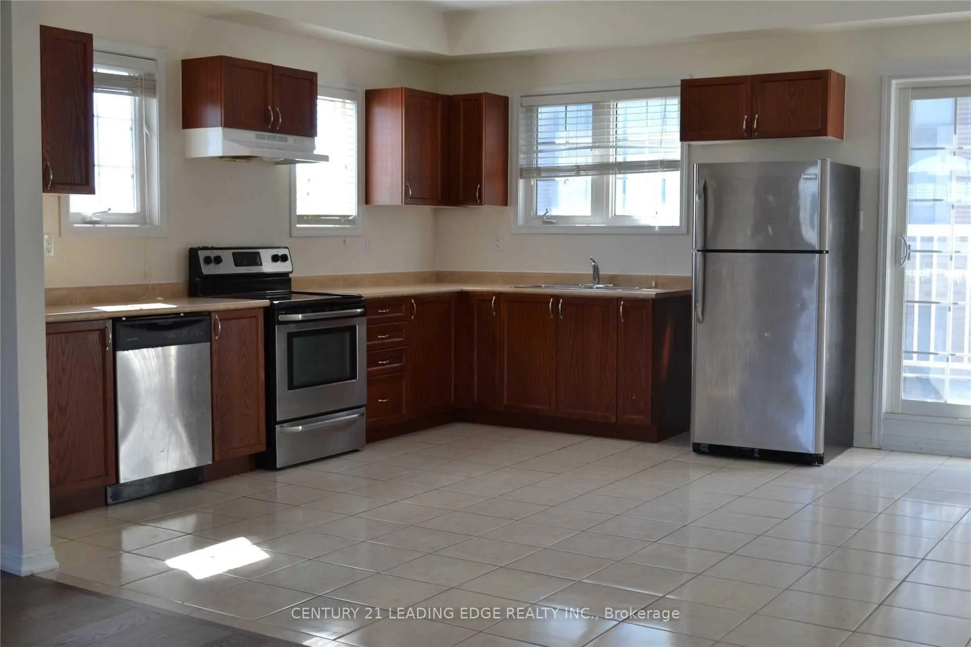 Photo 5 of 49 Celadine Drive, Markham, Milliken Mills East — HOMEH