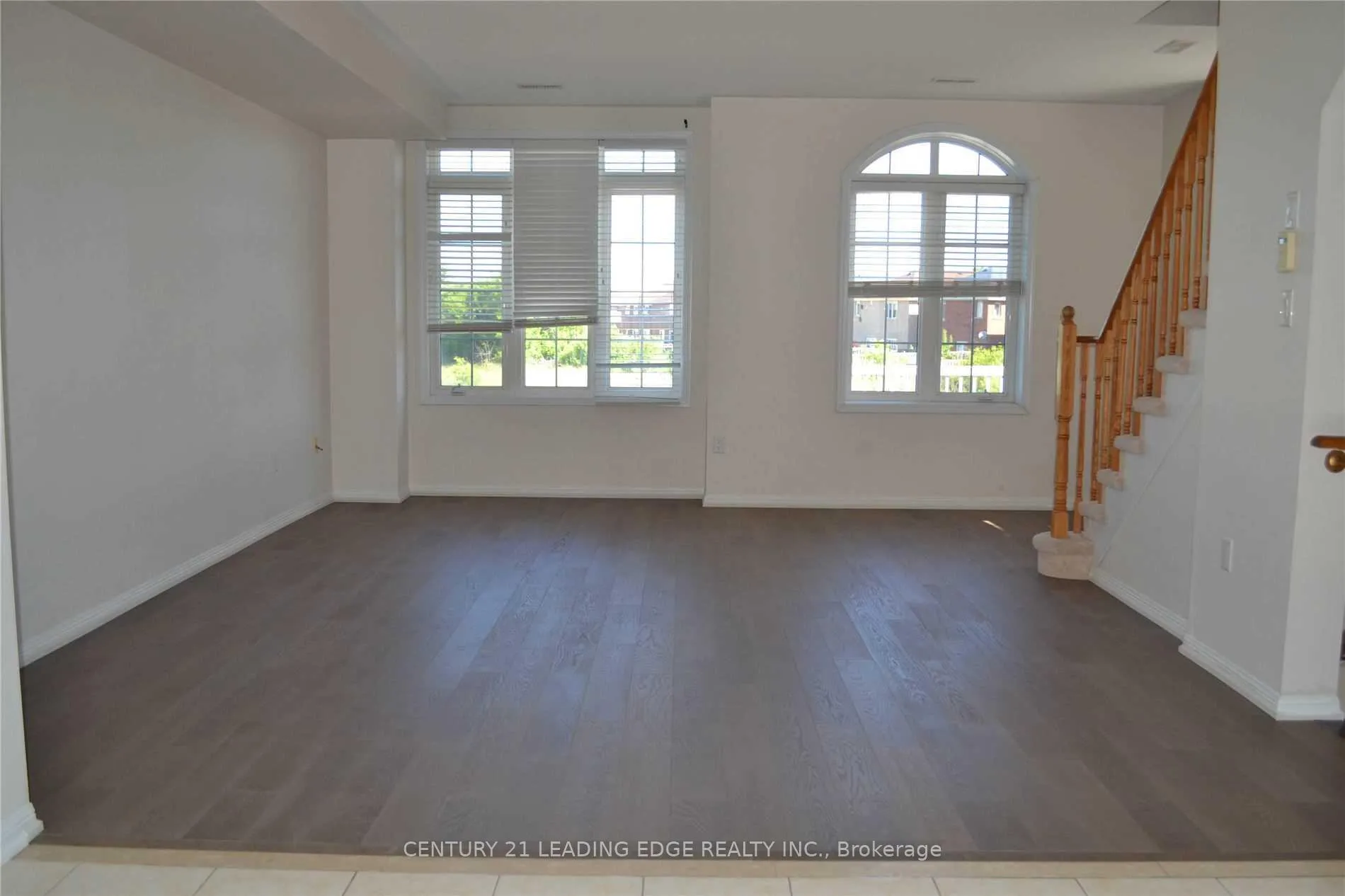 Photo 7 of 49 Celadine Drive, Markham, Milliken Mills East — HOMEH